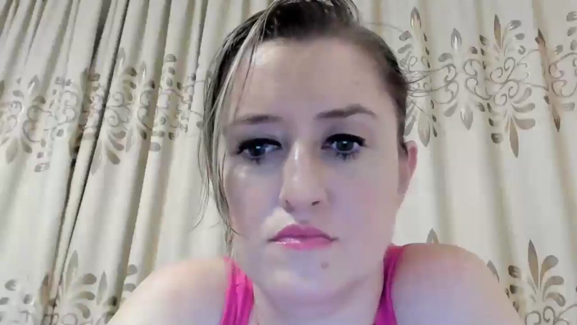 Gallery image thumbnail from BestDream's myfreecams stream on, 08/08/2024, 21:42 image 6 of 20