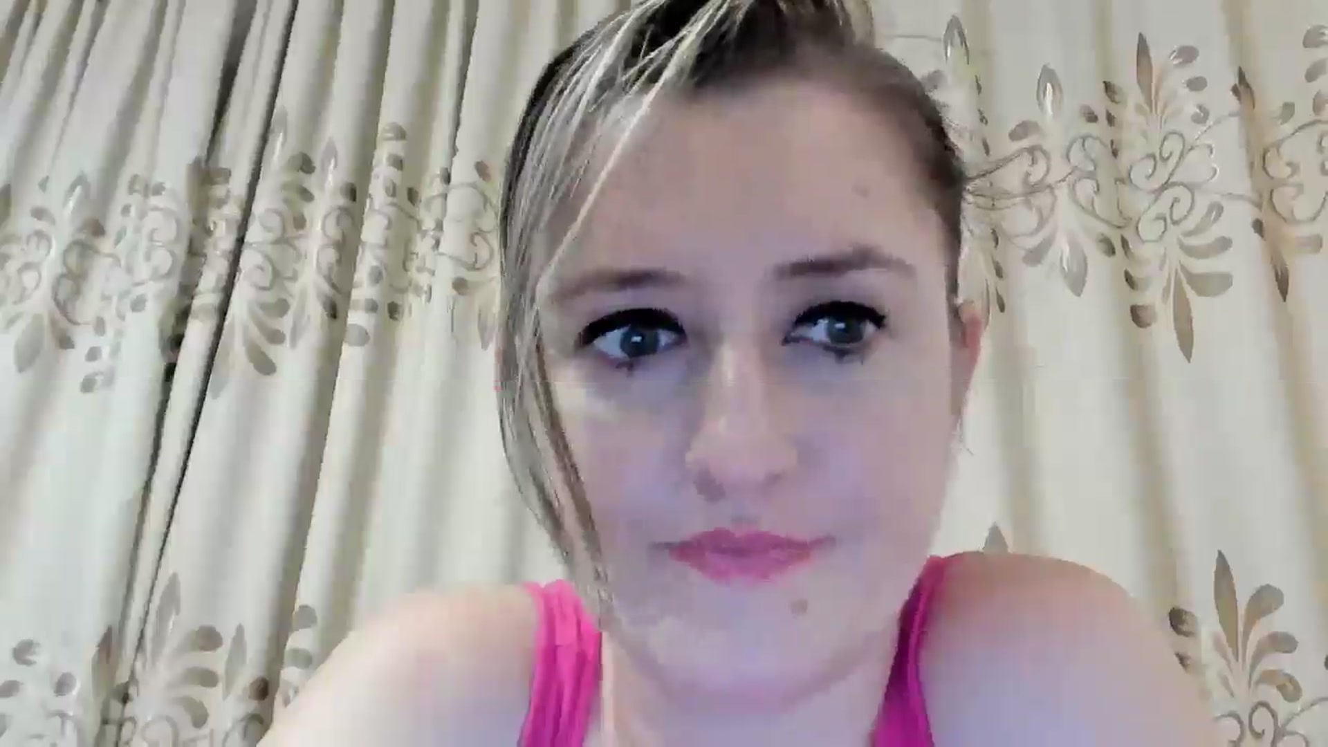 Gallery image thumbnail from BestDream's myfreecams stream on, 08/08/2024, 21:42 image 3 of 20