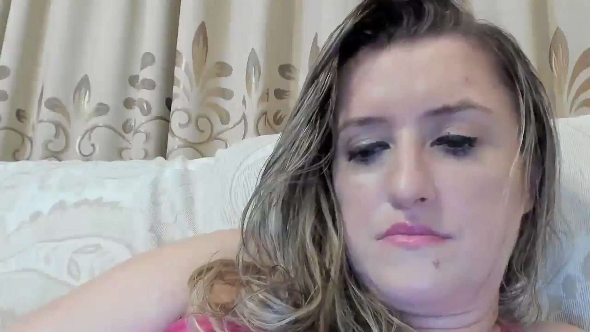 Gallery image thumbnail from BestDream's myfreecams stream on, 08/09/2024, 24:40 image 16 of 20