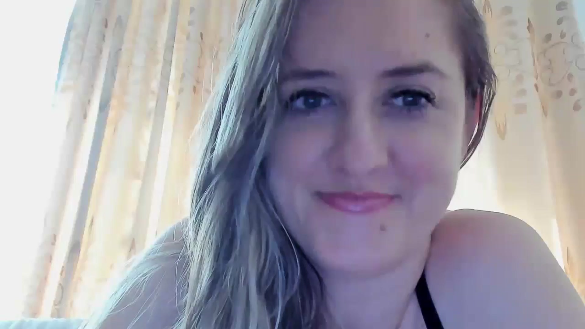 Gallery image thumbnail from BestDream's myfreecams stream on, 08/10/2024, 15:40 image 10 of 20