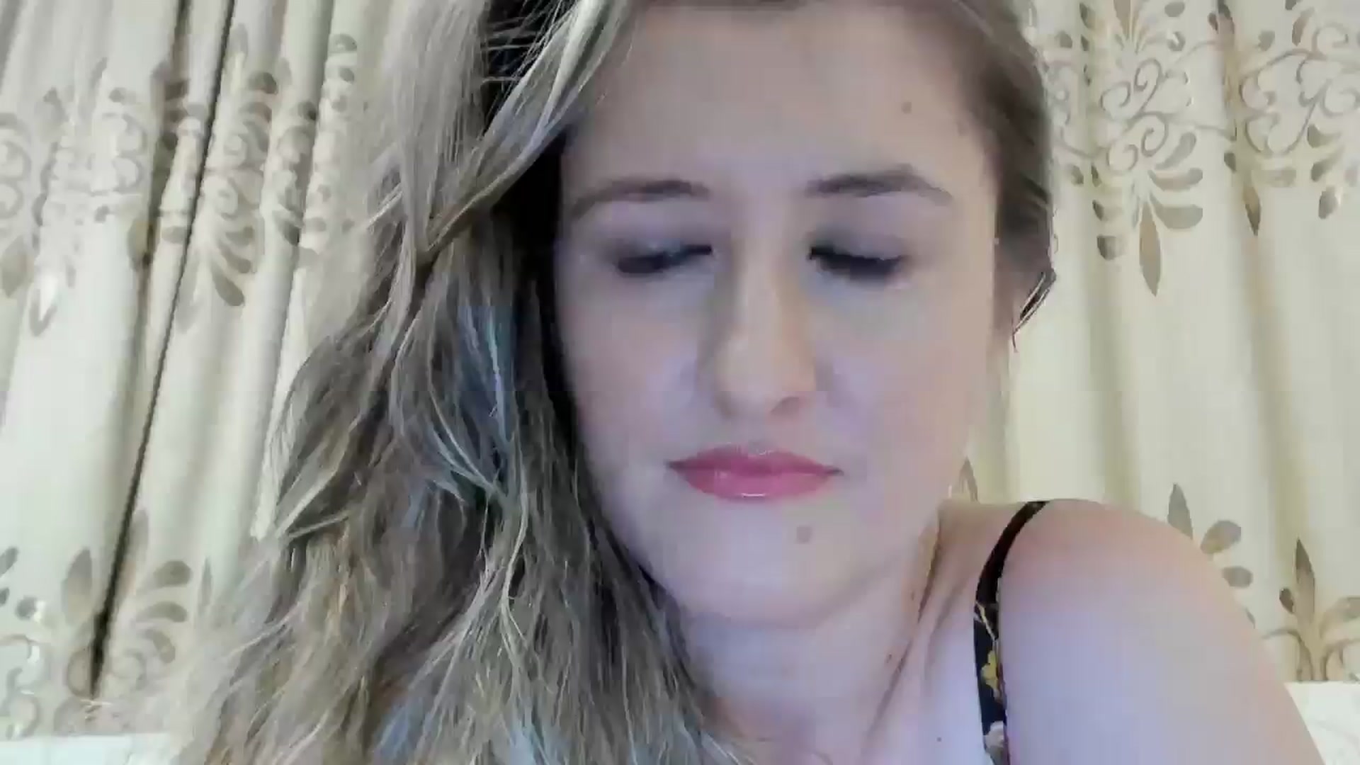 Gallery image thumbnail from BestDream's myfreecams stream on, 08/10/2024, 21:35 image 4 of 20