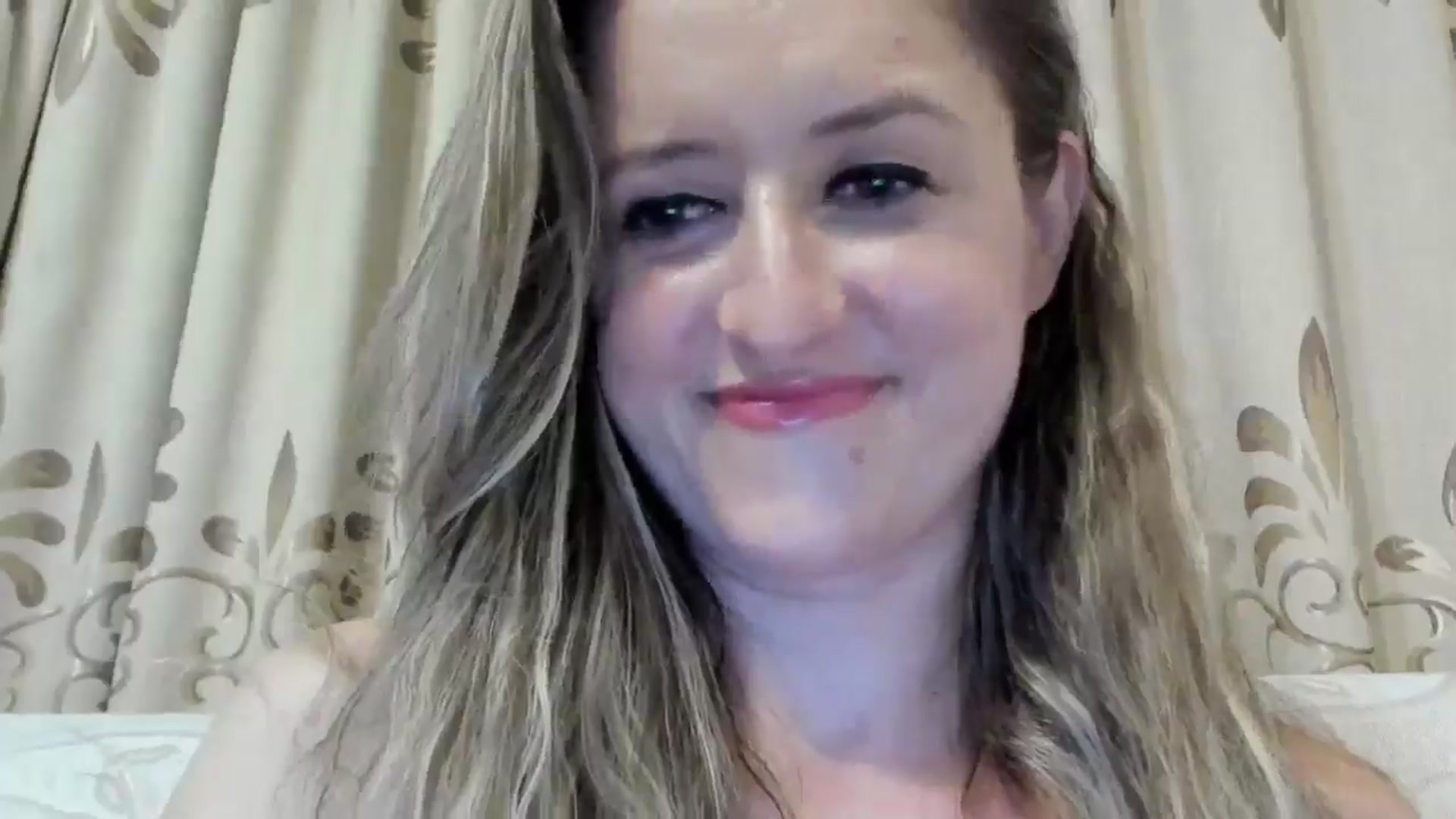 Gallery image thumbnail from BestDream's myfreecams stream on, 08/10/2024, 23:01 image 13 of 20