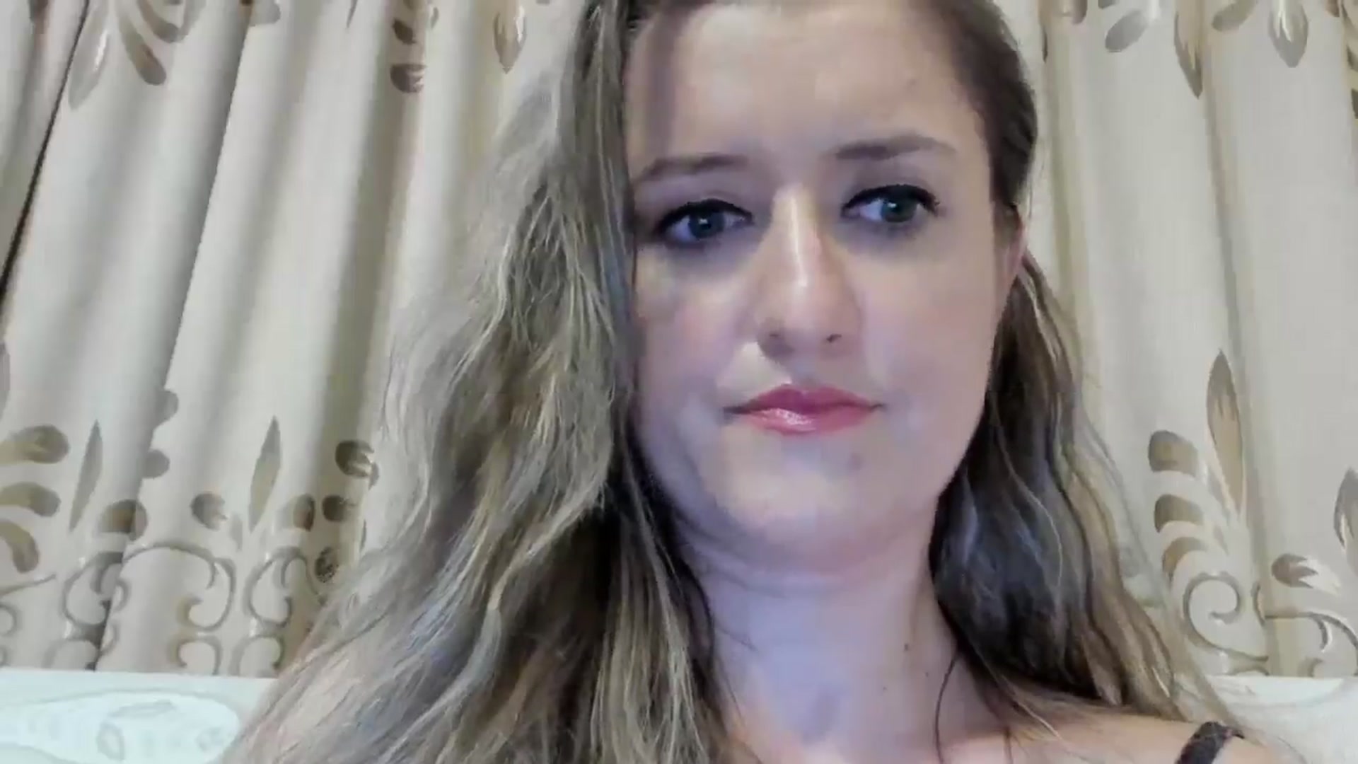 Gallery image thumbnail from BestDream's myfreecams stream on, 08/10/2024, 23:01 image 16 of 20