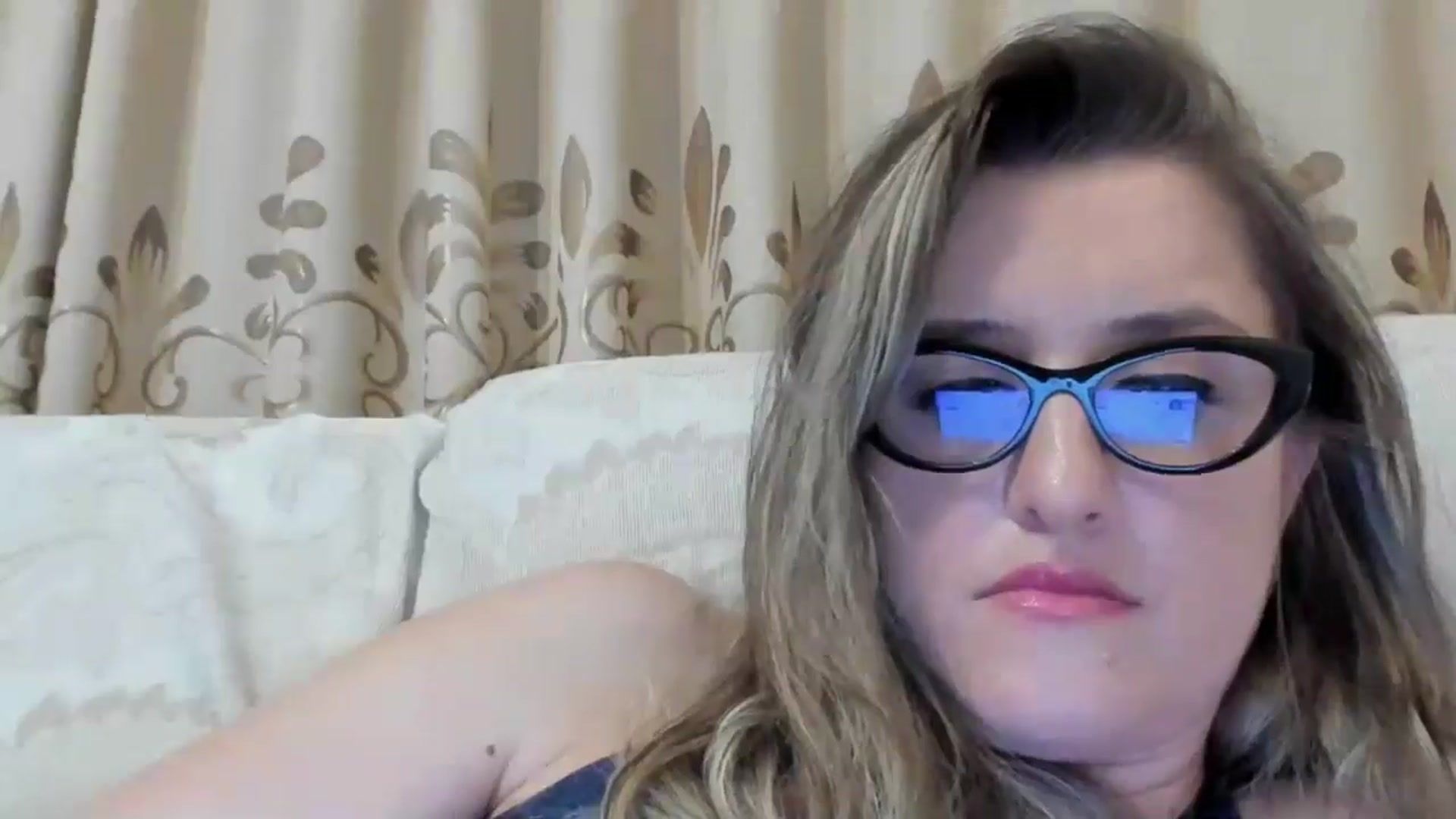 Gallery image thumbnail from BestDream's myfreecams stream on, 08/11/2024, 02:17 image 10 of 20