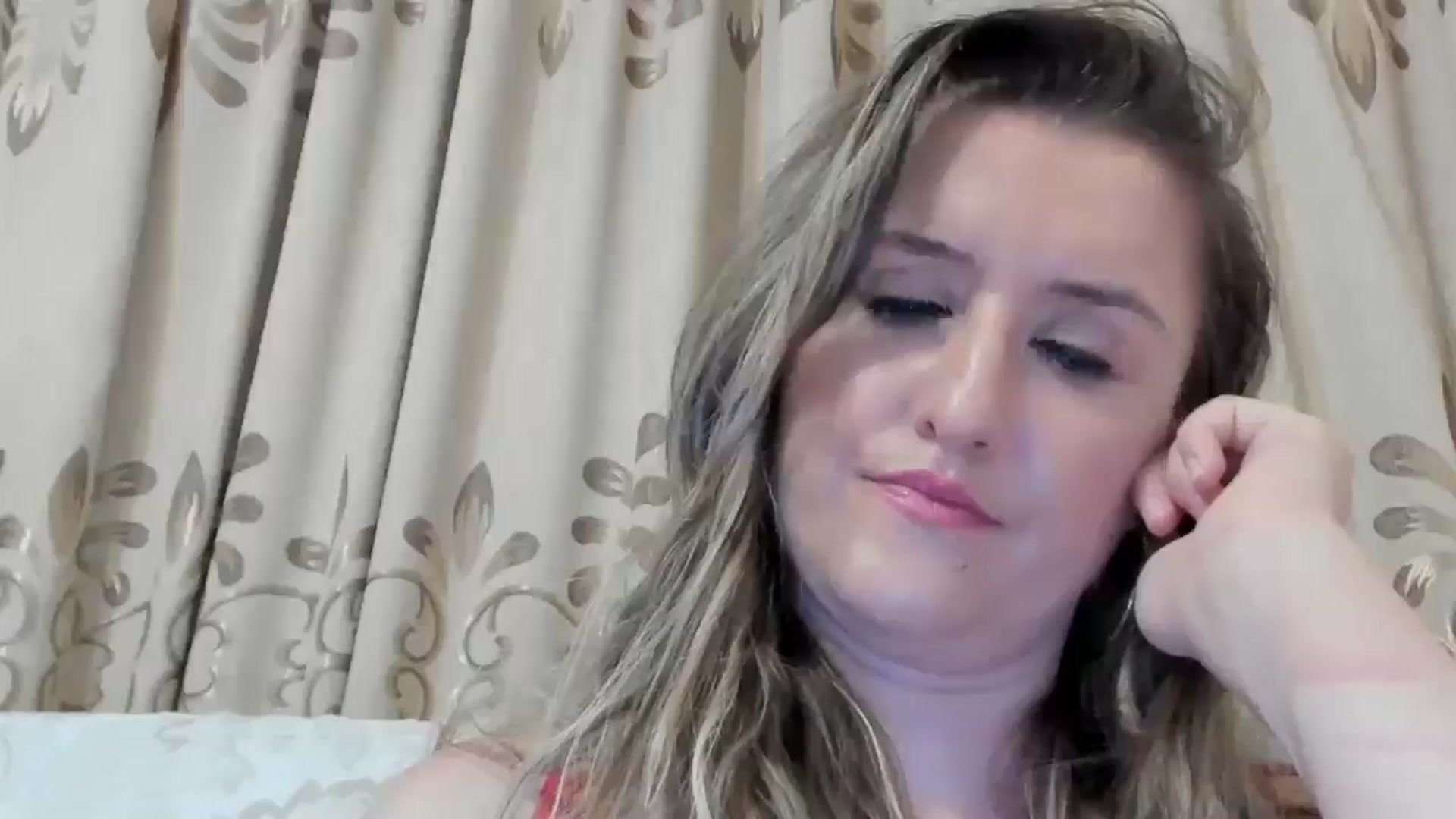 Gallery image thumbnail from BestDream's myfreecams stream on, 08/11/2024, 22:34 image 11 of 20