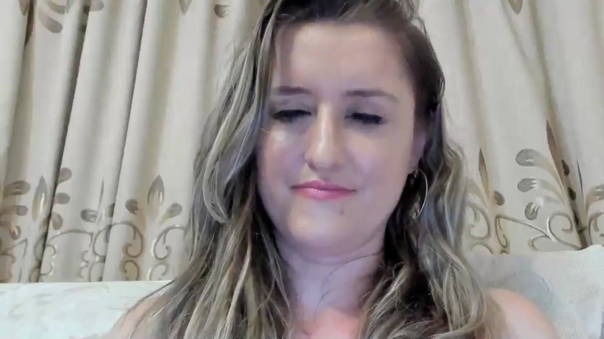 Gallery image thumbnail from BestDream's myfreecams stream on, 08/12/2024, 24:17 image 6 of 20