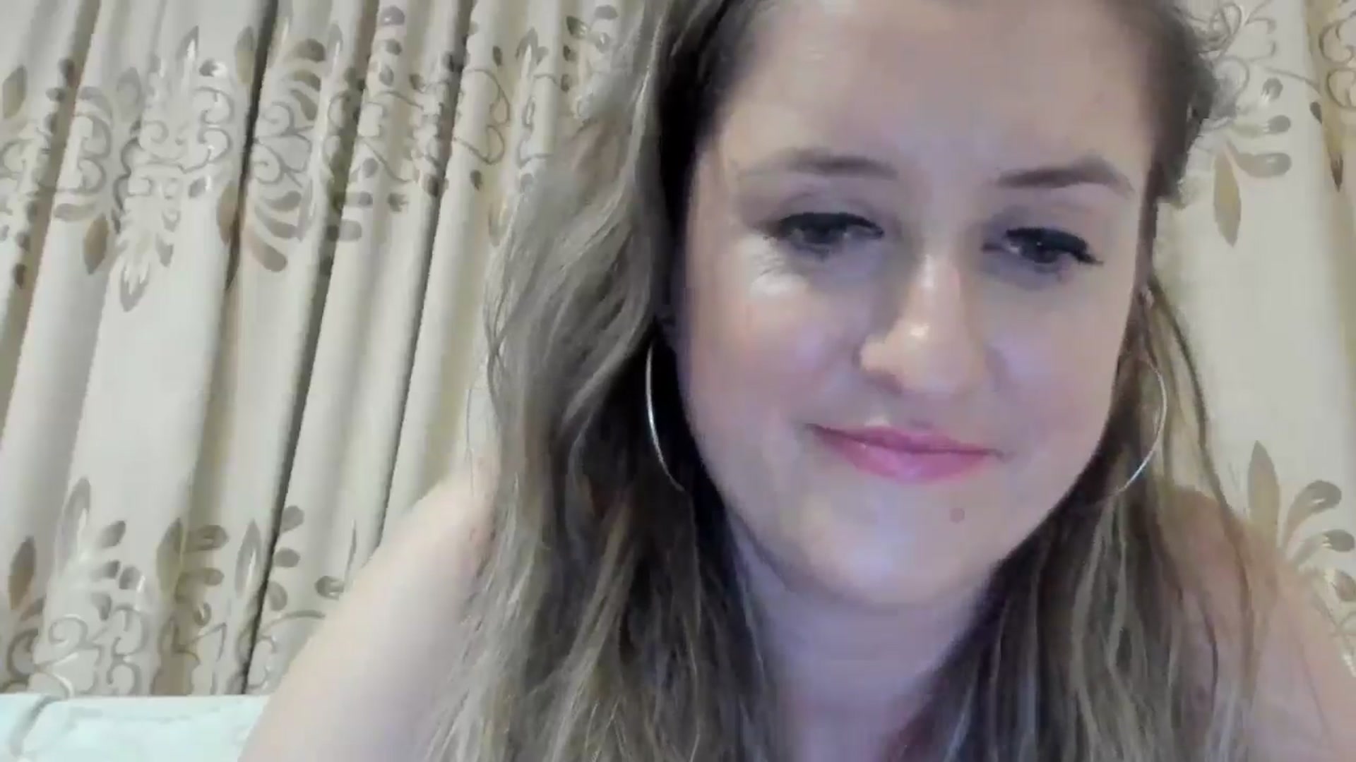 Gallery image thumbnail from BestDream's myfreecams stream on, 08/12/2024, 24:17 image 2 of 20