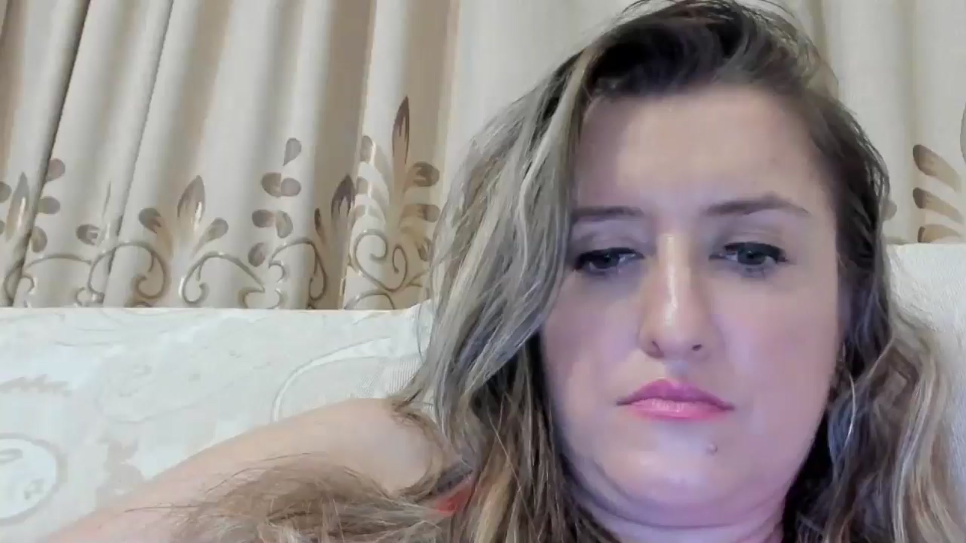 Gallery image thumbnail from BestDream's myfreecams stream on, 08/12/2024, 24:17 image 18 of 20
