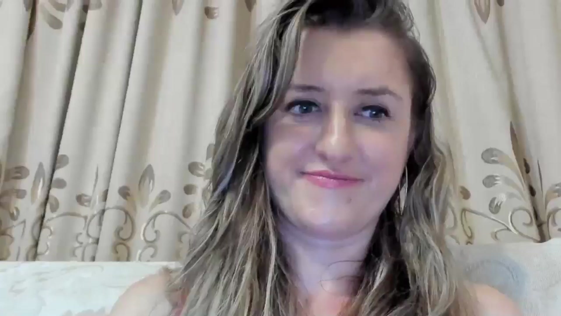 Gallery image thumbnail from BestDream's myfreecams stream on, 08/12/2024, 24:17 image 9 of 20
