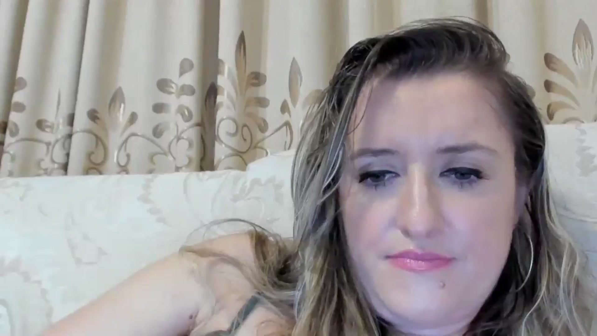 Gallery image thumbnail from BestDream's myfreecams stream on, 08/13/2024, 24:23 image 12 of 20