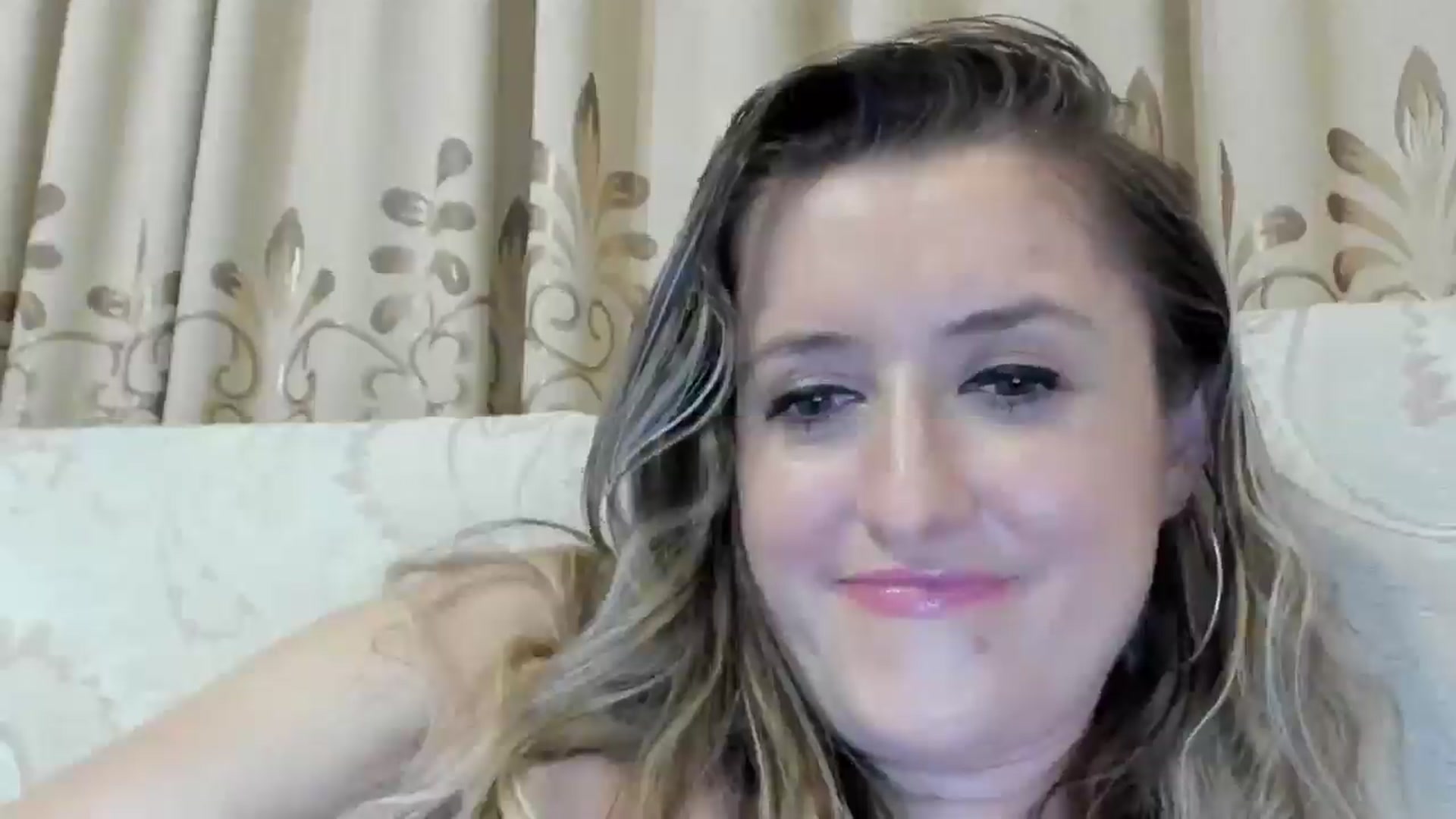 Gallery image thumbnail from BestDream's myfreecams stream on, 08/13/2024, 24:23 image 7 of 20