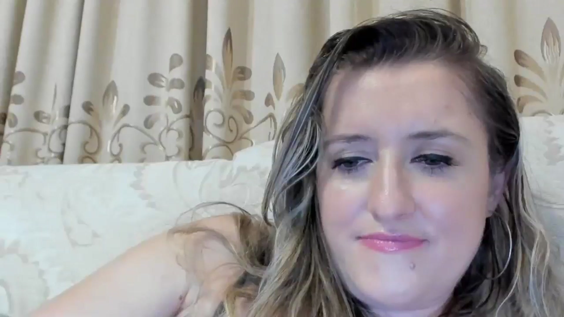 Gallery image thumbnail from BestDream's myfreecams stream on, 08/13/2024, 24:23 image 8 of 20