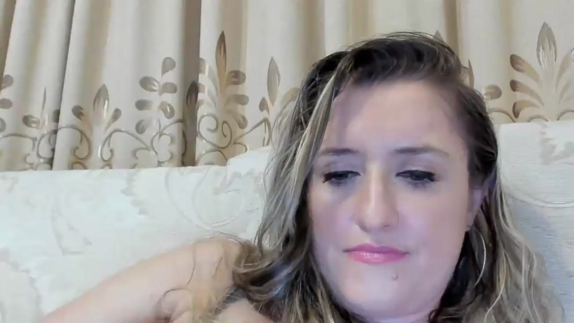 Gallery image thumbnail from BestDream's myfreecams stream on, 08/13/2024, 24:23 image 3 of 20
