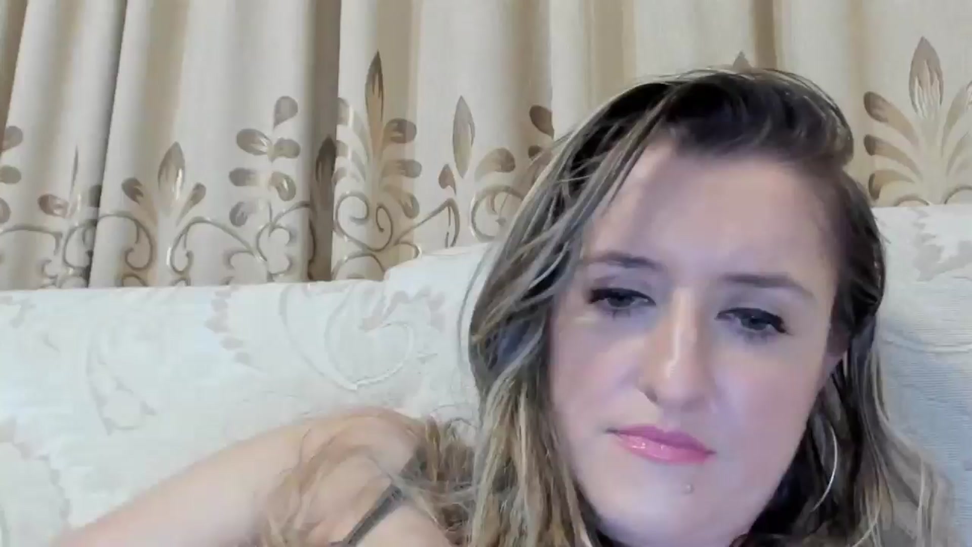 Gallery image thumbnail from BestDream's myfreecams stream on, 08/13/2024, 24:23 image 6 of 20