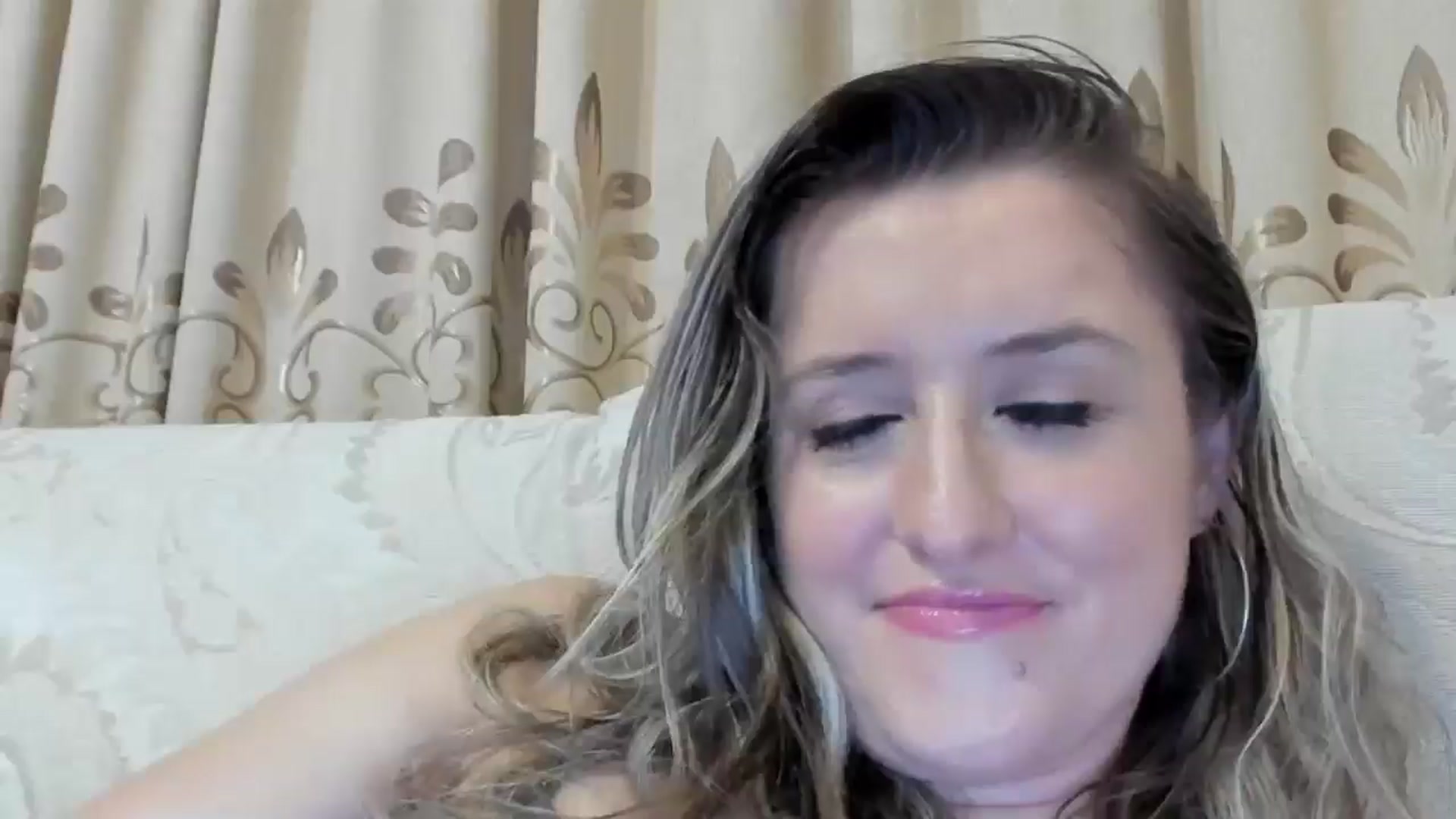 Gallery image thumbnail from BestDream's myfreecams stream on, 08/13/2024, 24:23 image 16 of 20