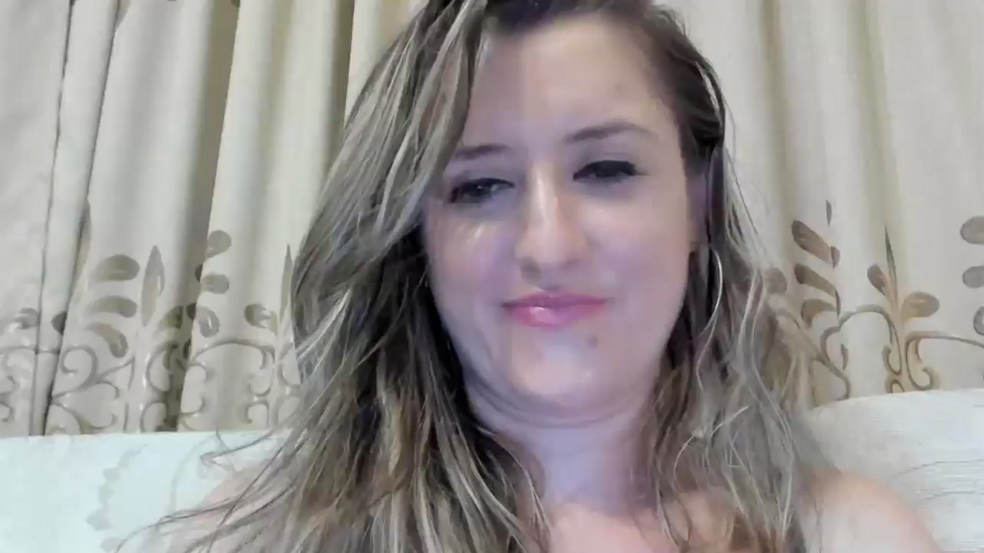 Gallery image thumbnail from BestDream's myfreecams stream on, 08/13/2024, 01:31 image 7 of 20
