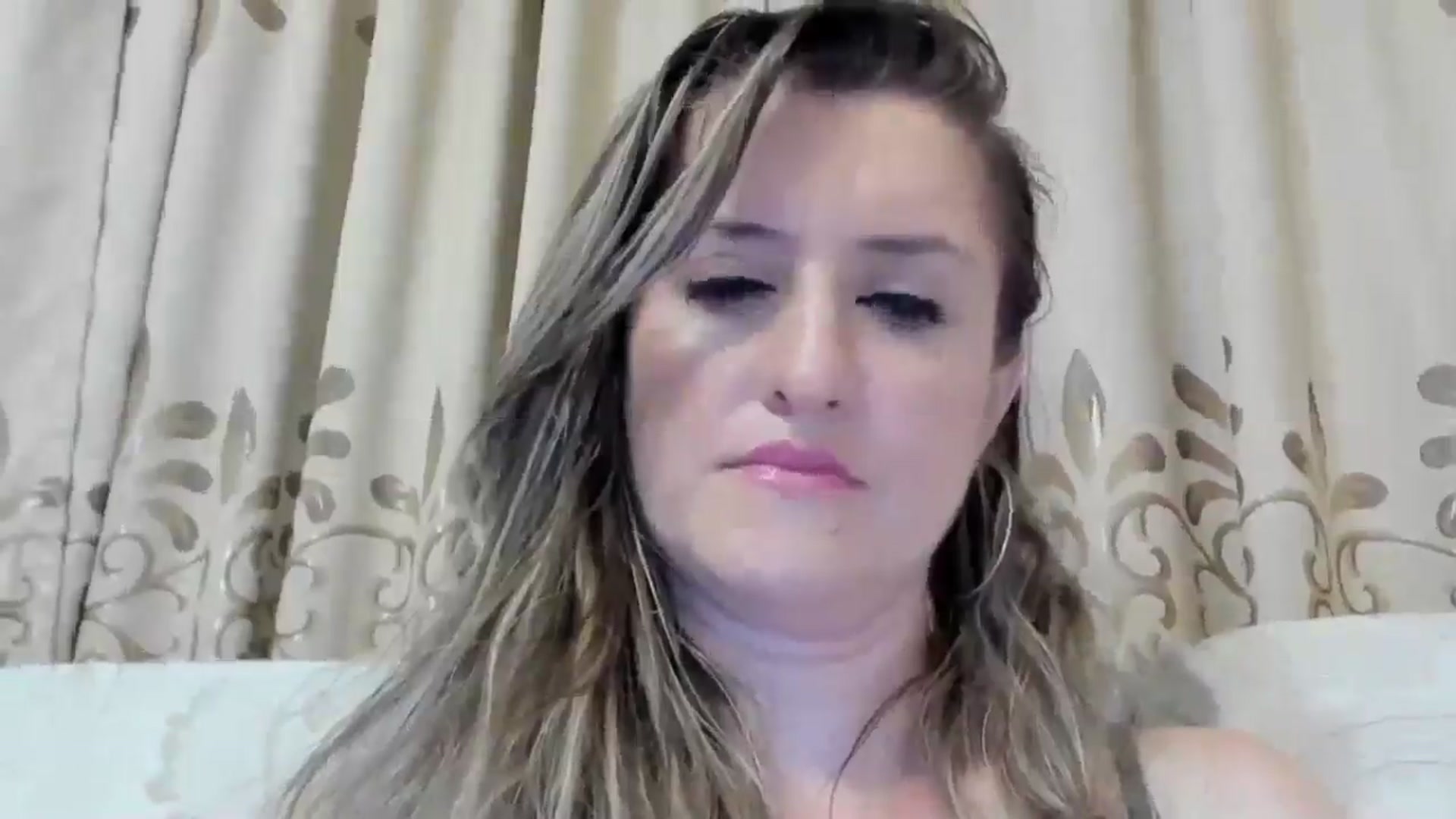 Gallery image thumbnail from BestDream's myfreecams stream on, 08/13/2024, 01:31 image 14 of 20