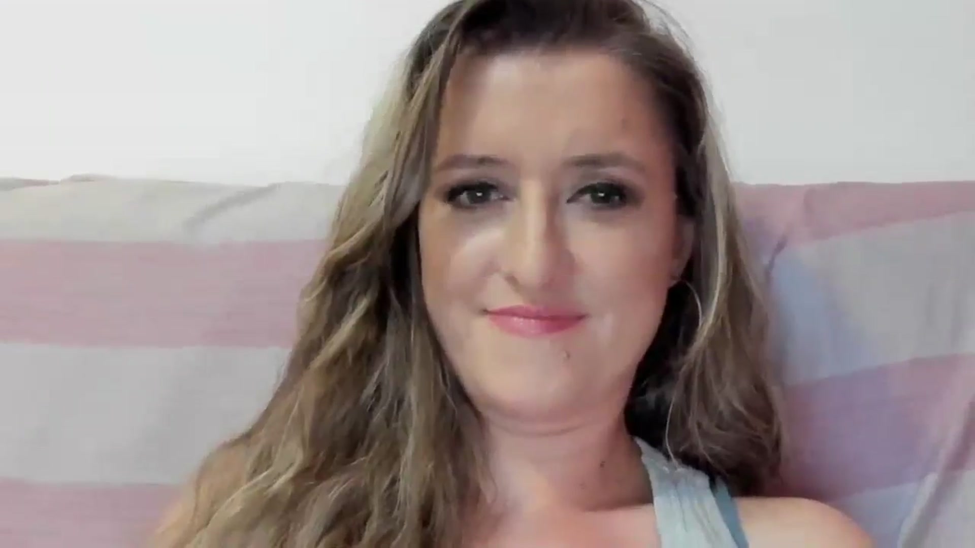 Gallery image thumbnail from BestDream's myfreecams stream on, 08/15/2024, 24:01 image 6 of 20