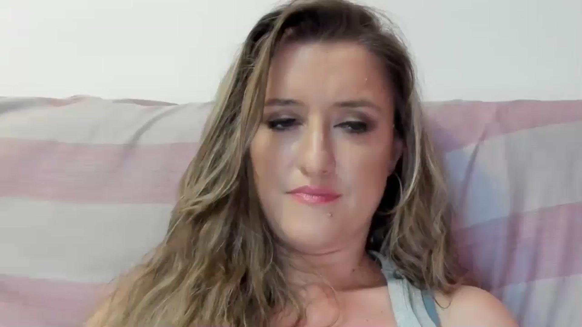 Gallery image thumbnail from BestDream's myfreecams stream on, 08/15/2024, 24:01 image 18 of 20
