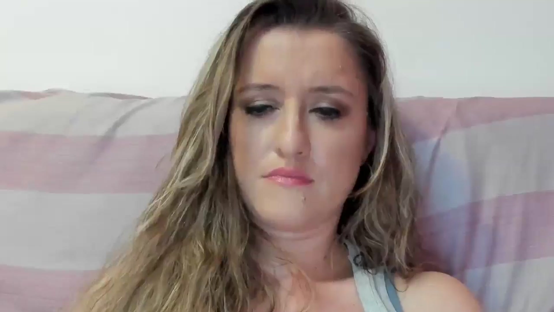 Gallery image thumbnail from BestDream's myfreecams stream on, 08/15/2024, 24:01 image 13 of 20