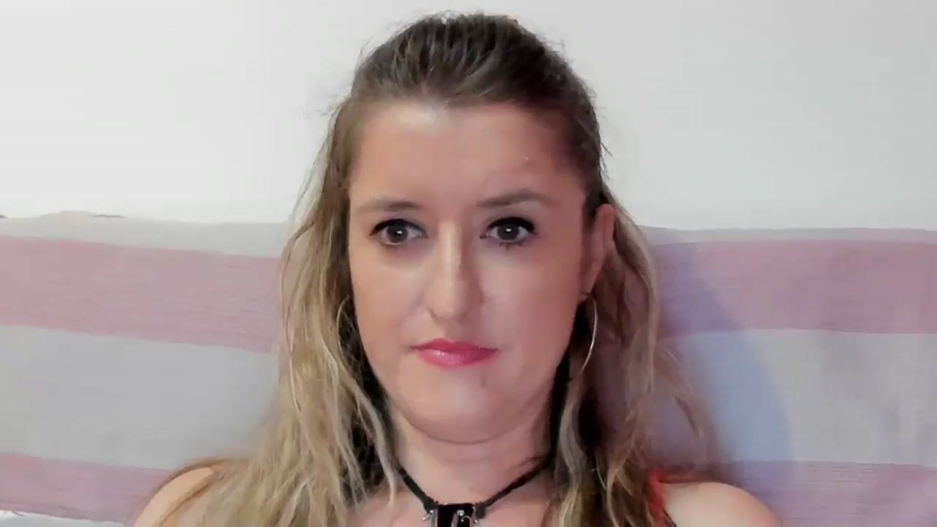 Gallery image thumbnail from BestDream's myfreecams stream on, 08/15/2024, 20:17 image 14 of 20