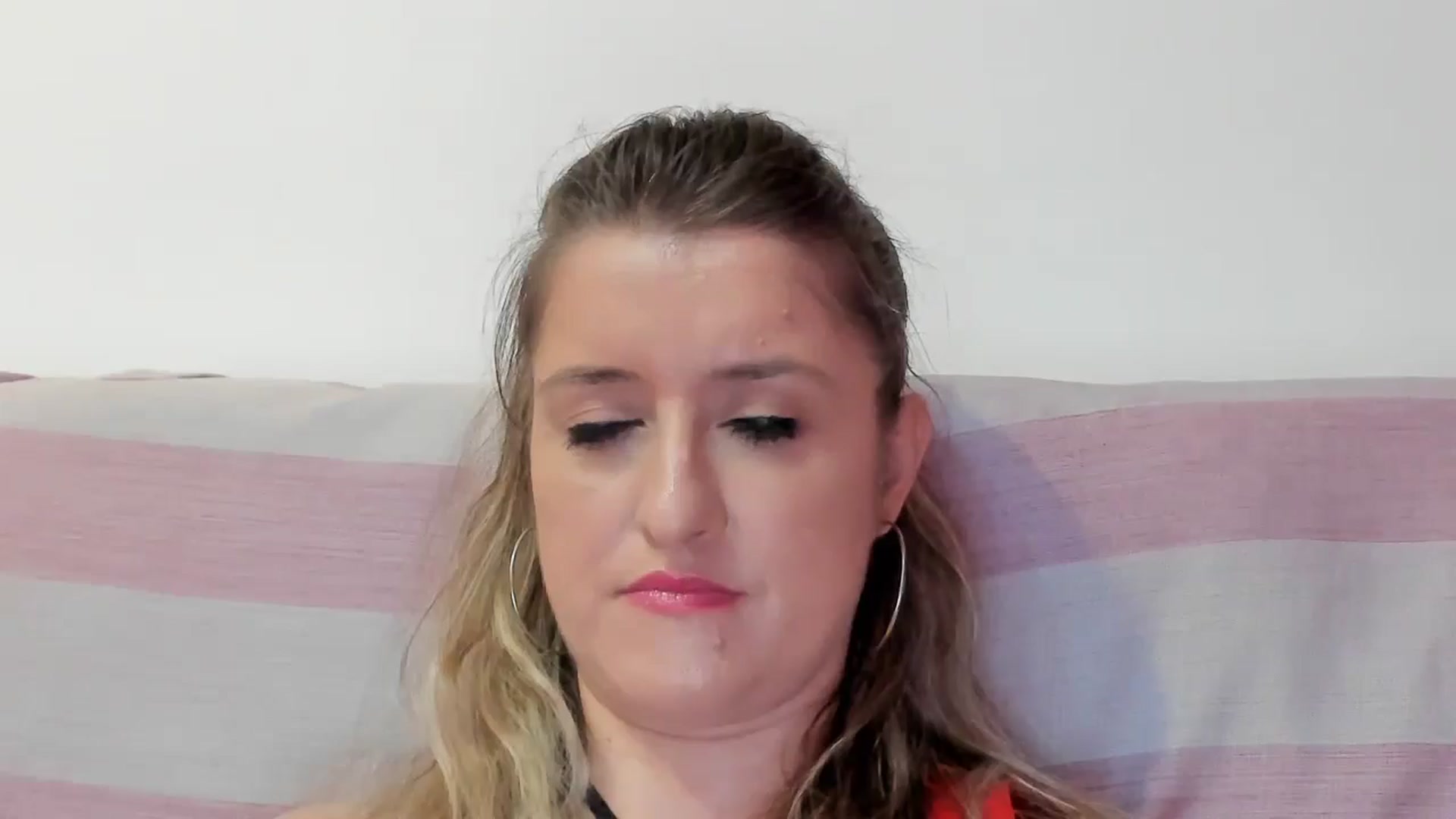 Gallery image thumbnail from BestDream's myfreecams stream on, 08/15/2024, 21:49 image 12 of 20