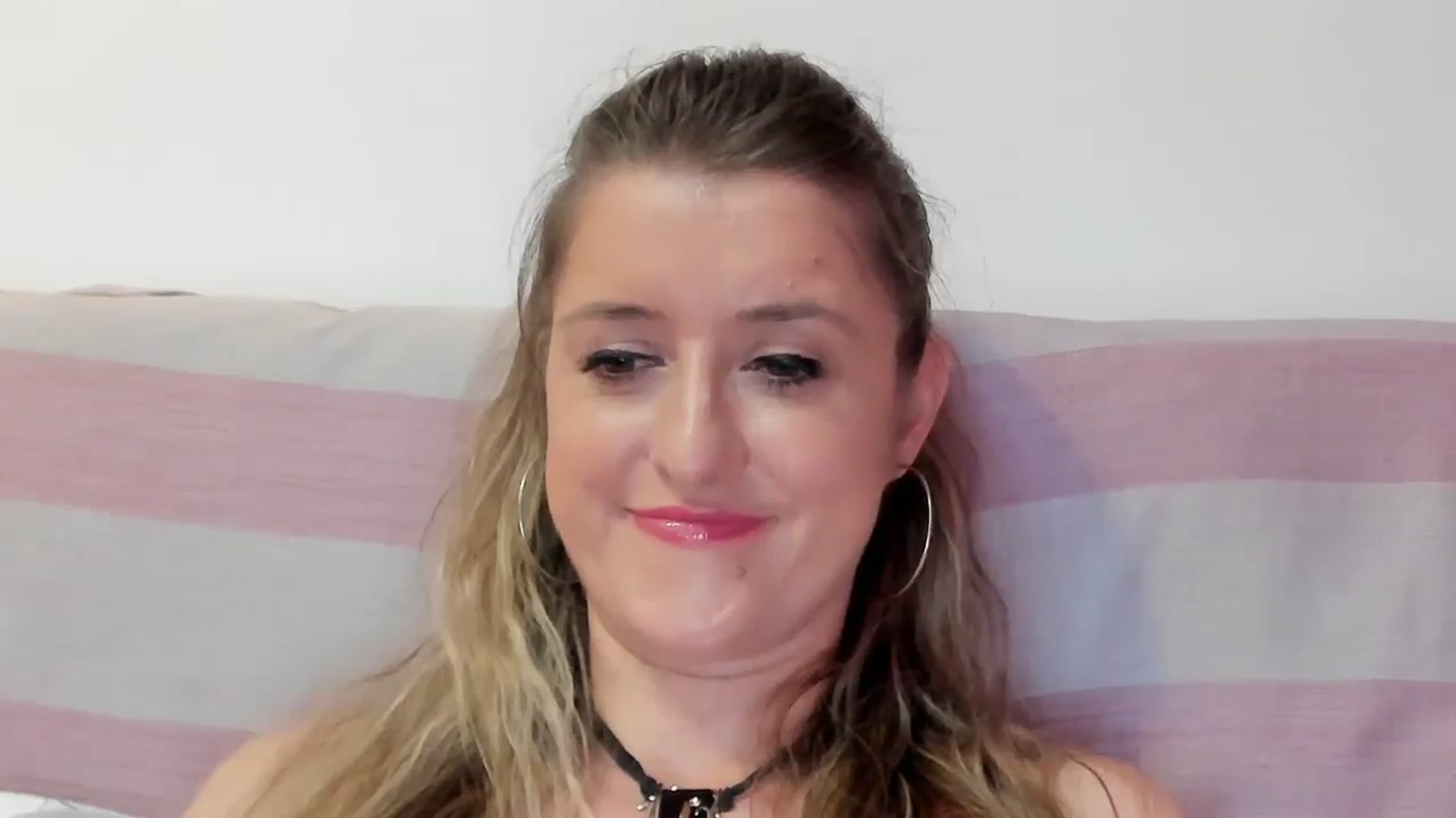 Gallery image thumbnail from BestDream's myfreecams stream on, 08/15/2024, 22:05 image 14 of 20
