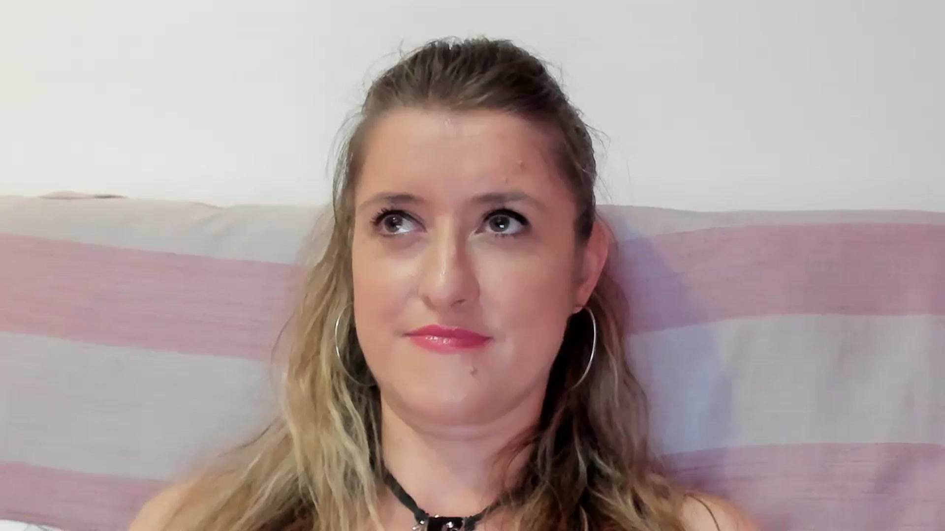 Gallery image thumbnail from BestDream's myfreecams stream on, 08/15/2024, 22:05 image 11 of 20