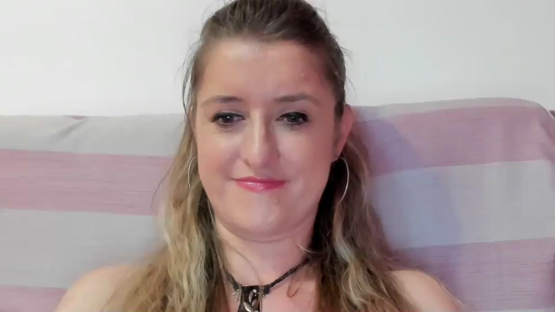 Gallery image thumbnail from BestDream's myfreecams stream on, 08/15/2024, 23:06 image 9 of 20