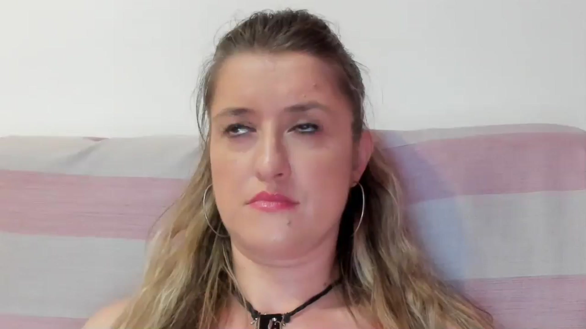 Gallery image thumbnail from BestDream's myfreecams stream on, 08/15/2024, 23:06 image 18 of 20