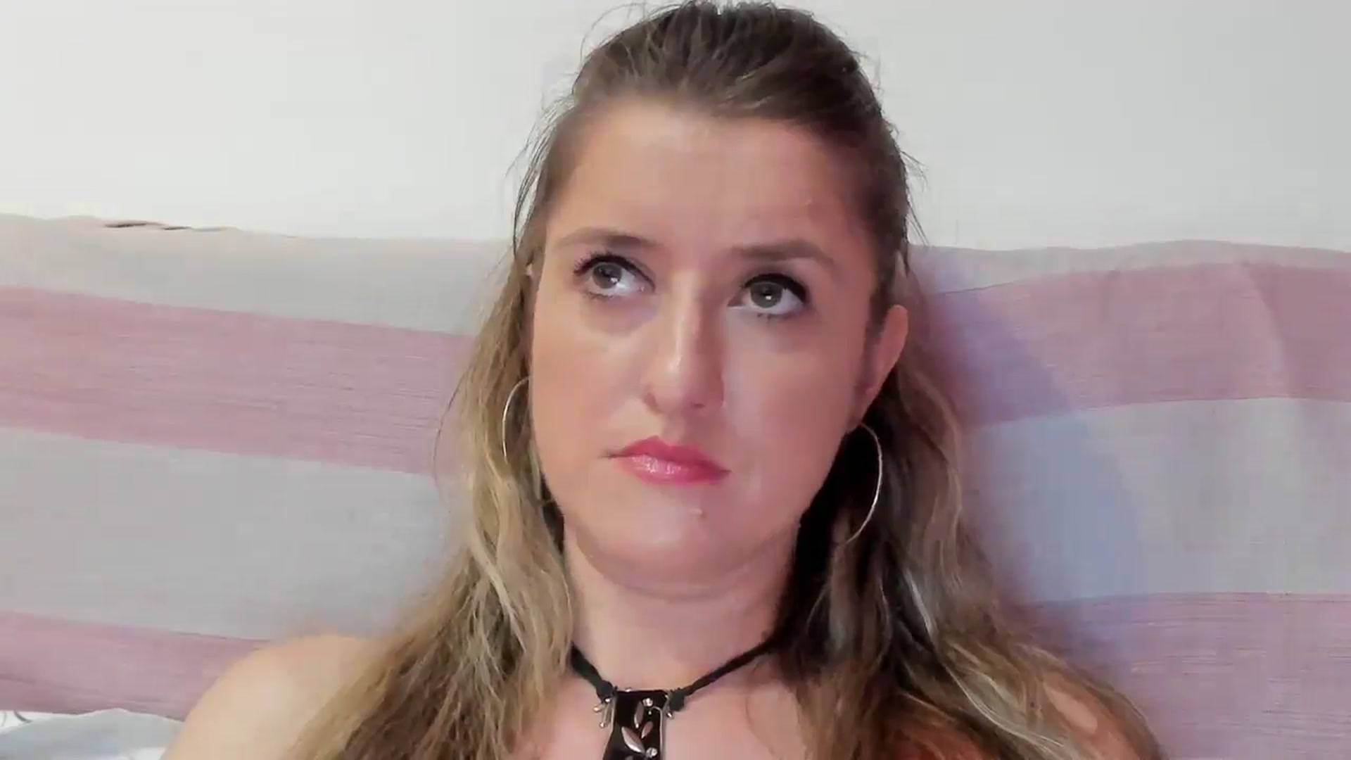 Gallery image thumbnail from BestDream's myfreecams stream on, 08/15/2024, 23:23 image 10 of 20