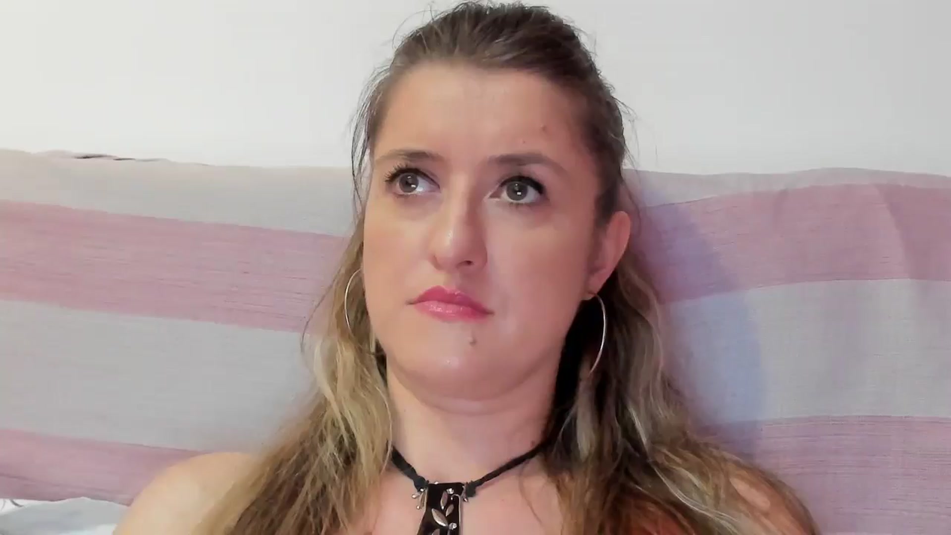 Gallery image thumbnail from BestDream's myfreecams stream on, 08/15/2024, 23:23 image 14 of 20