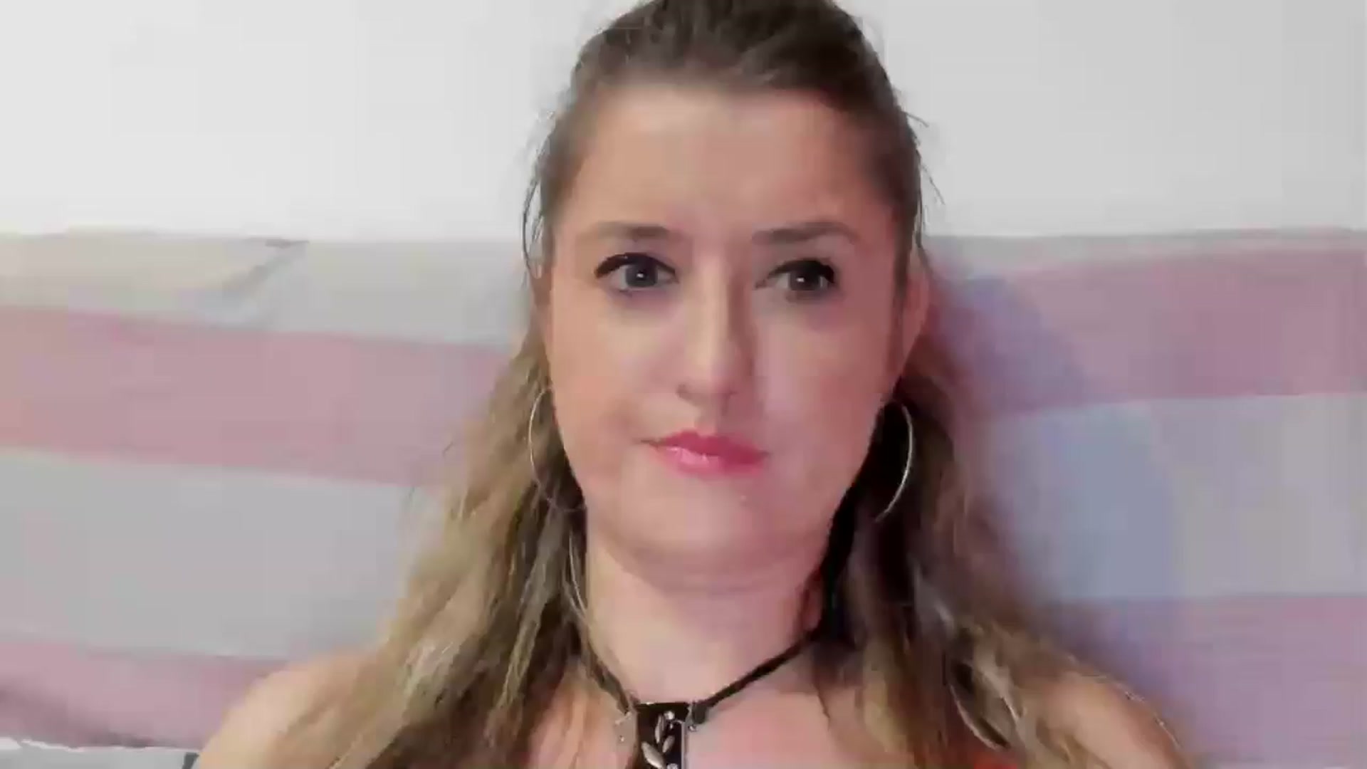 Gallery image thumbnail from BestDream's myfreecams stream on, 08/15/2024, 23:23 image 3 of 20