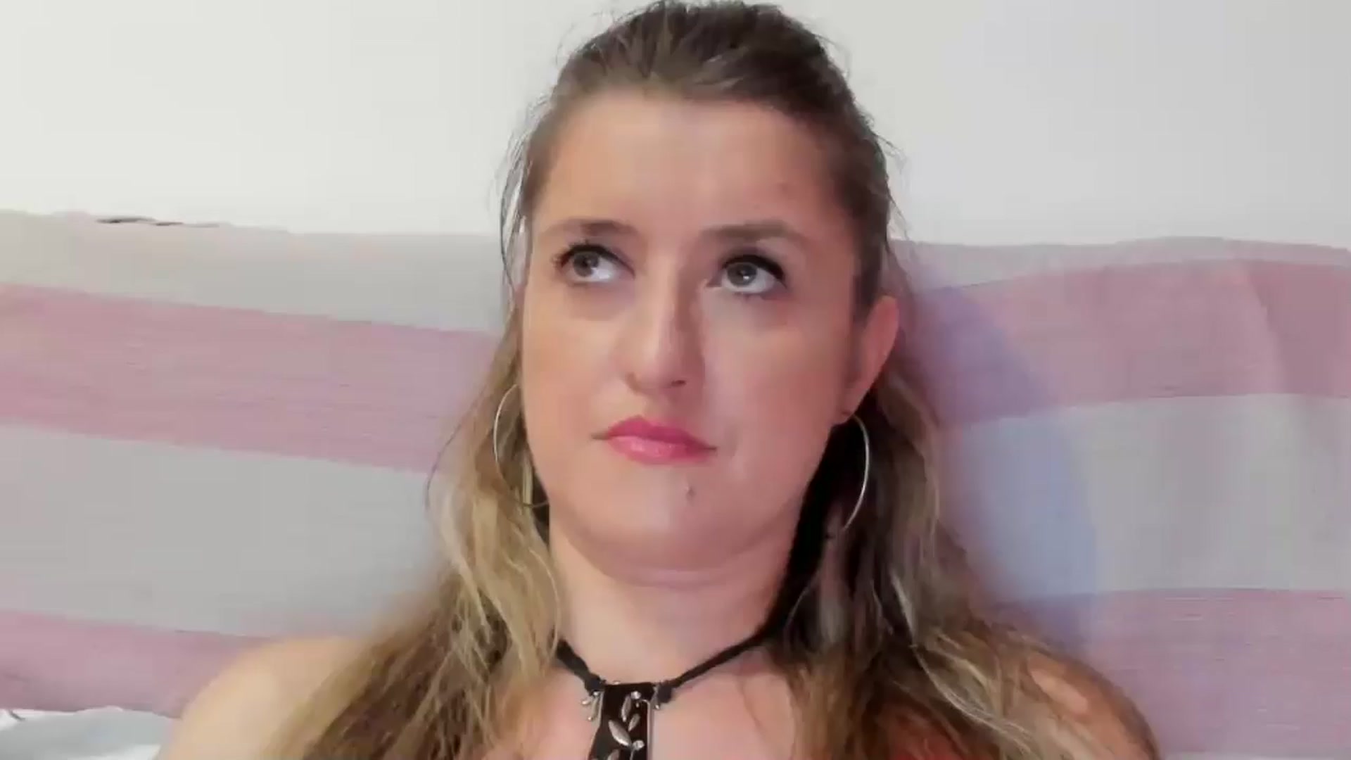 Gallery image thumbnail from BestDream's myfreecams stream on, 08/15/2024, 23:23 image 17 of 20