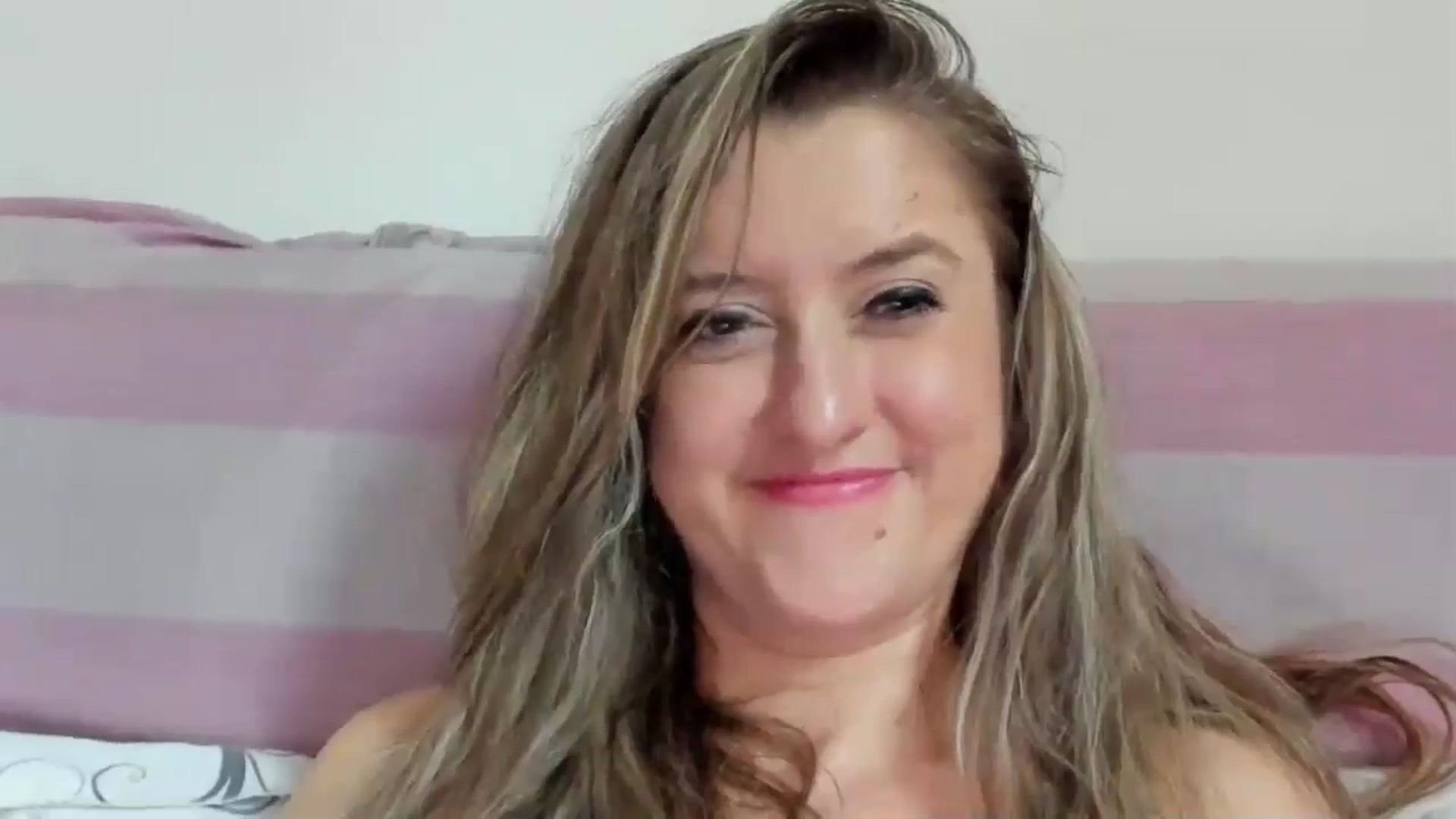 Gallery image thumbnail from BestDream's myfreecams stream on, 08/16/2024, 07:54 image 8 of 20