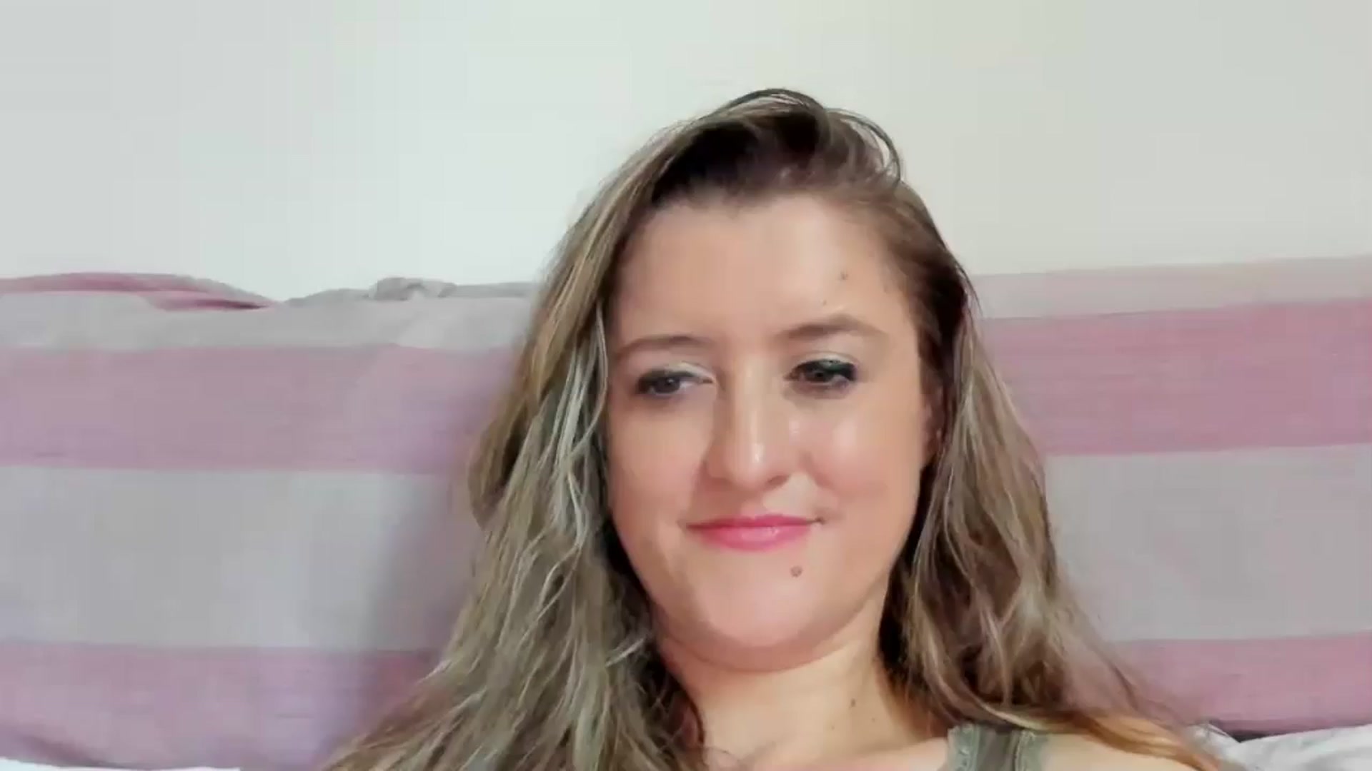Gallery image thumbnail from BestDream's myfreecams stream on, 08/16/2024, 07:54 image 18 of 20