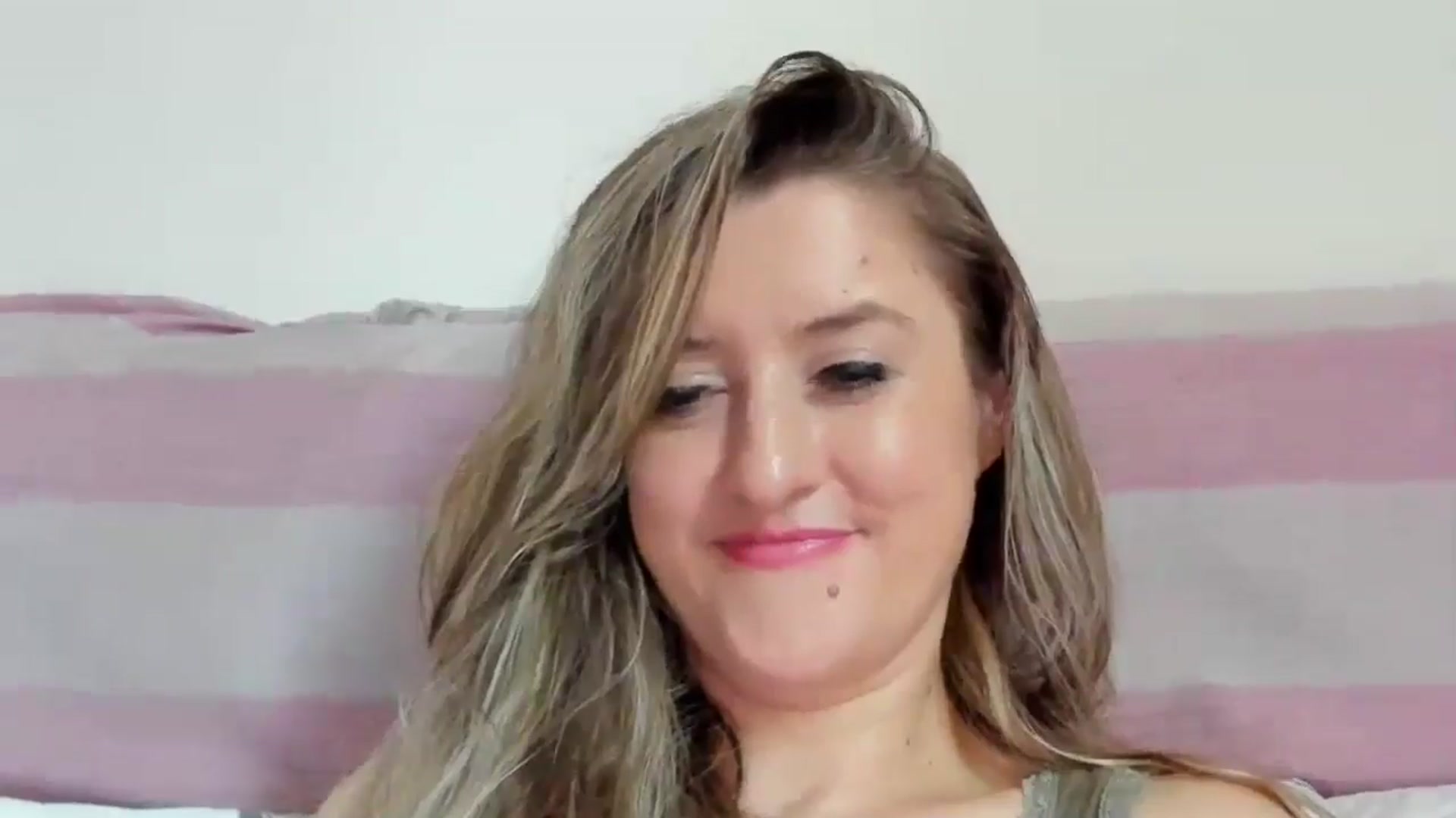Gallery image thumbnail from BestDream's myfreecams stream on, 08/16/2024, 07:54 image 15 of 20