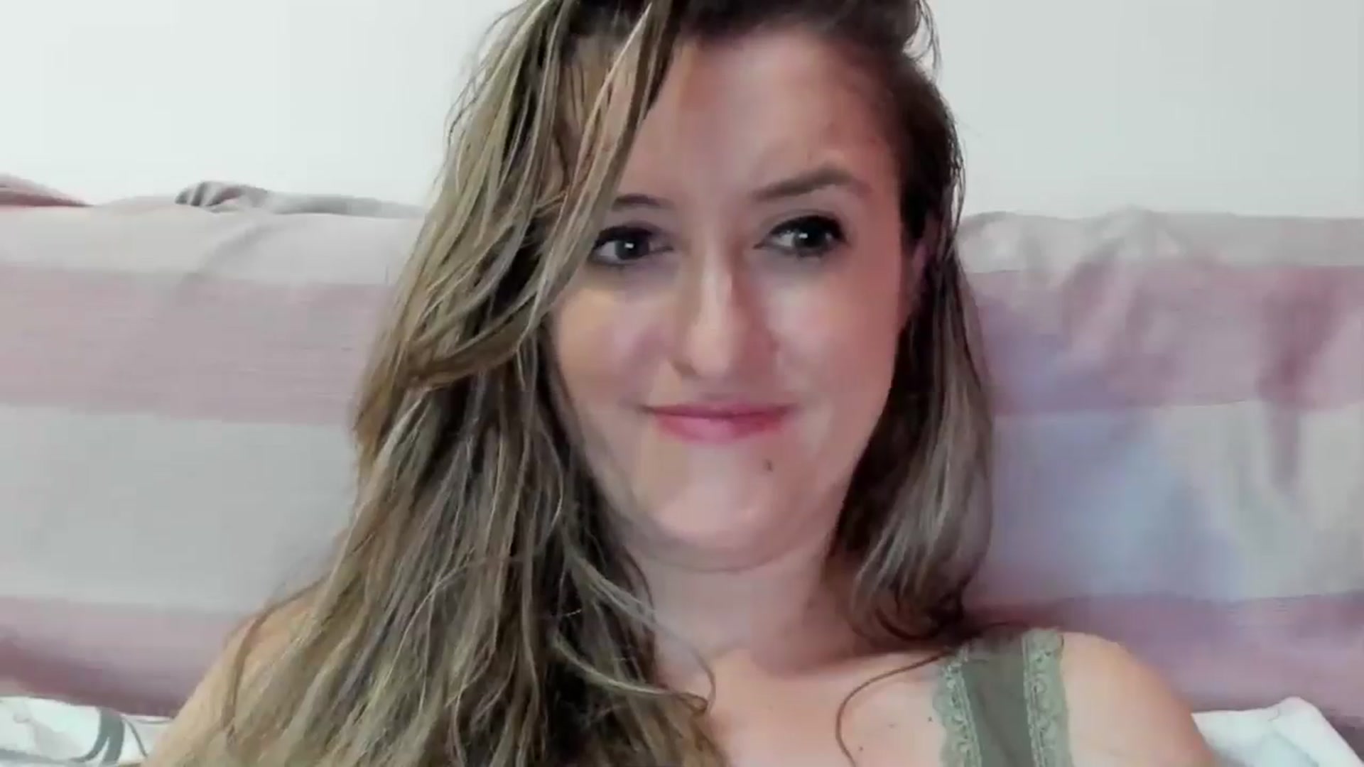 Gallery image thumbnail from BestDream's myfreecams stream on, 08/16/2024, 08:48 image 15 of 20