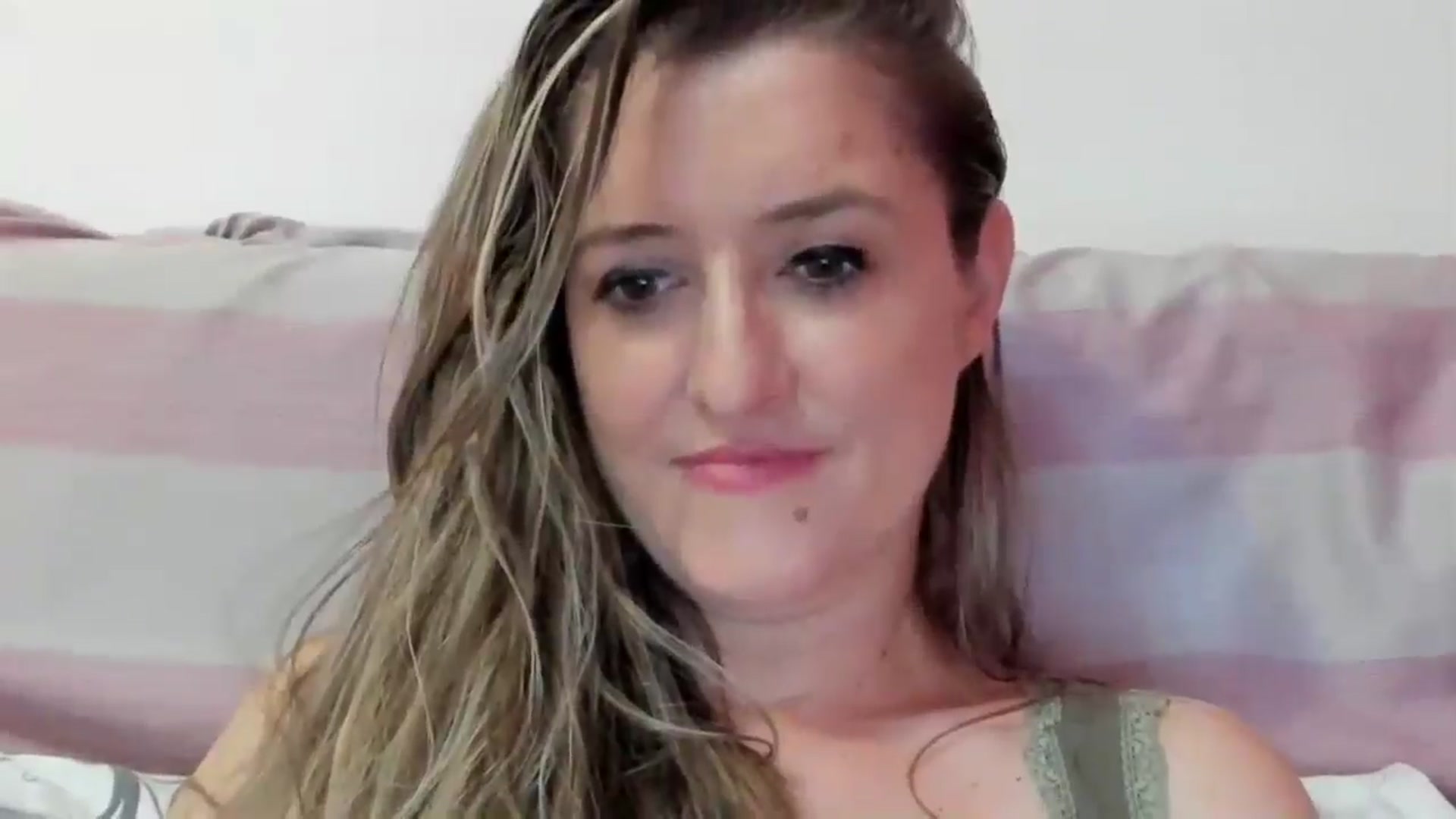 Gallery image thumbnail from BestDream's myfreecams stream on, 08/16/2024, 08:48 image 6 of 20