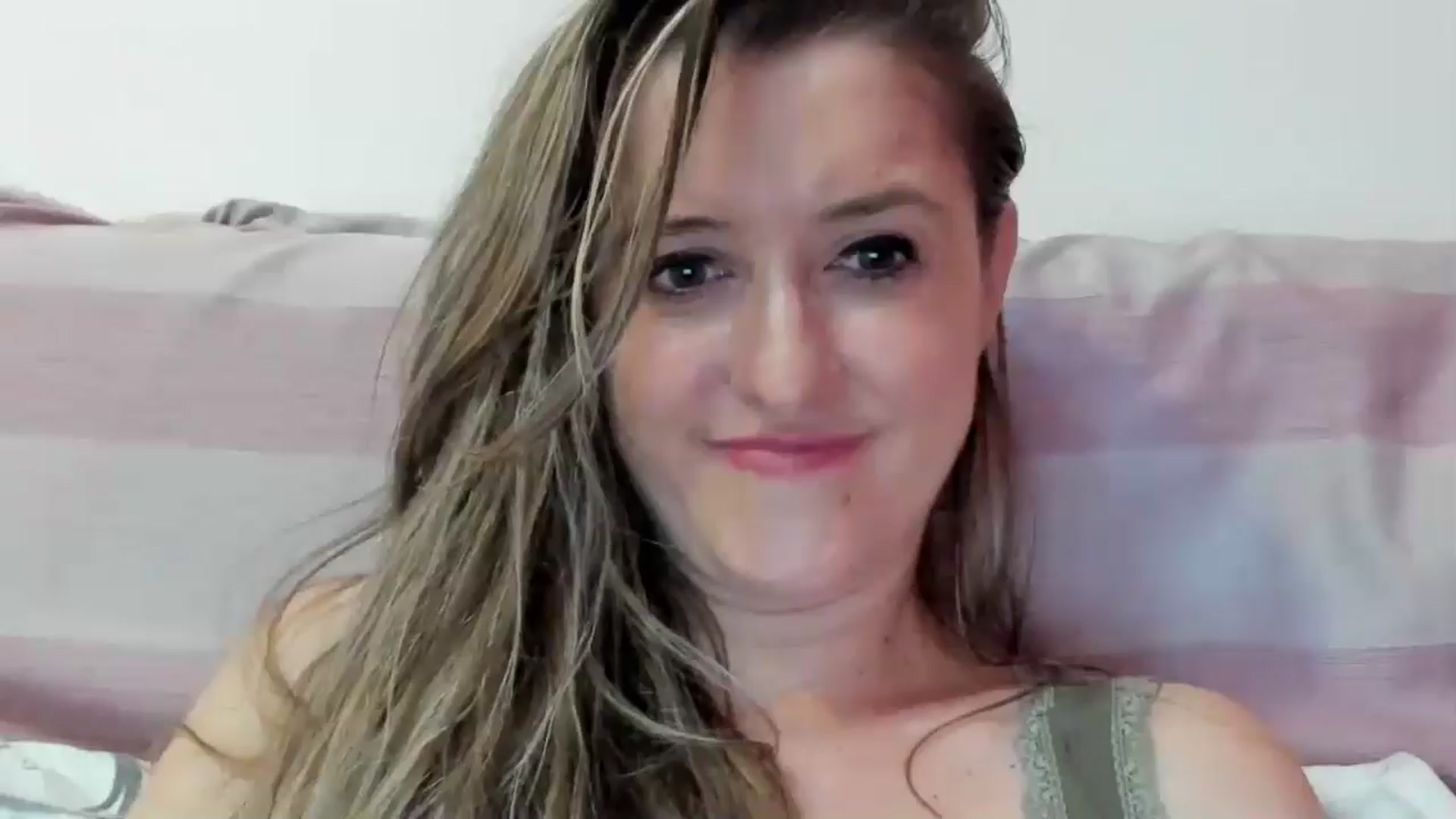 Gallery image thumbnail from BestDream's myfreecams stream on, 08/16/2024, 08:48 image 7 of 20