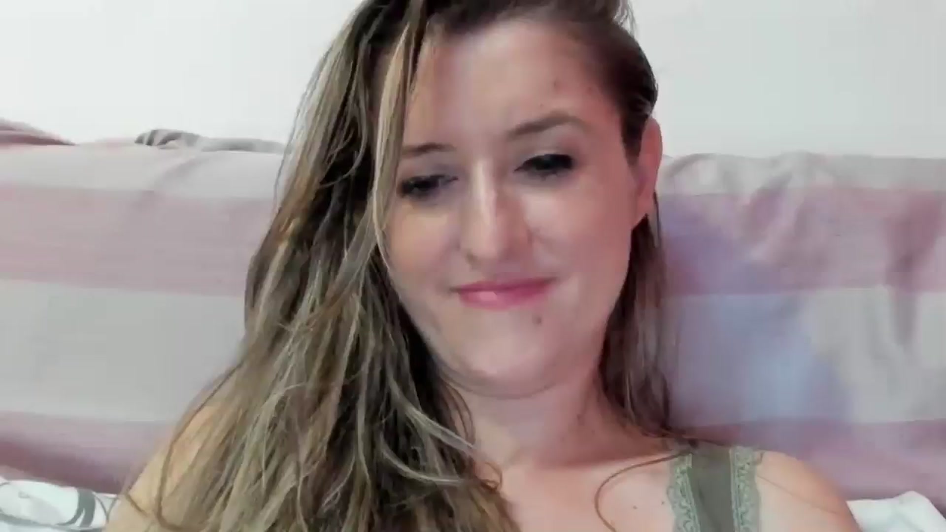 Gallery image thumbnail from BestDream's myfreecams stream on, 08/16/2024, 08:48 image 10 of 20