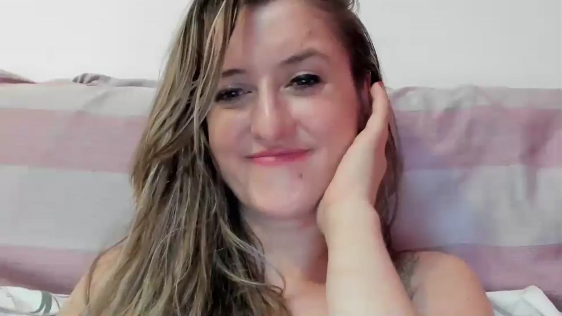 Gallery image thumbnail from BestDream's myfreecams stream on, 08/16/2024, 08:48 image 17 of 20