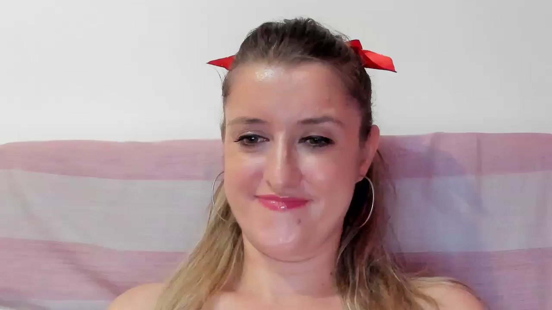 Gallery image thumbnail from BestDream's myfreecams stream on, 08/16/2024, 21:29 image 17 of 20