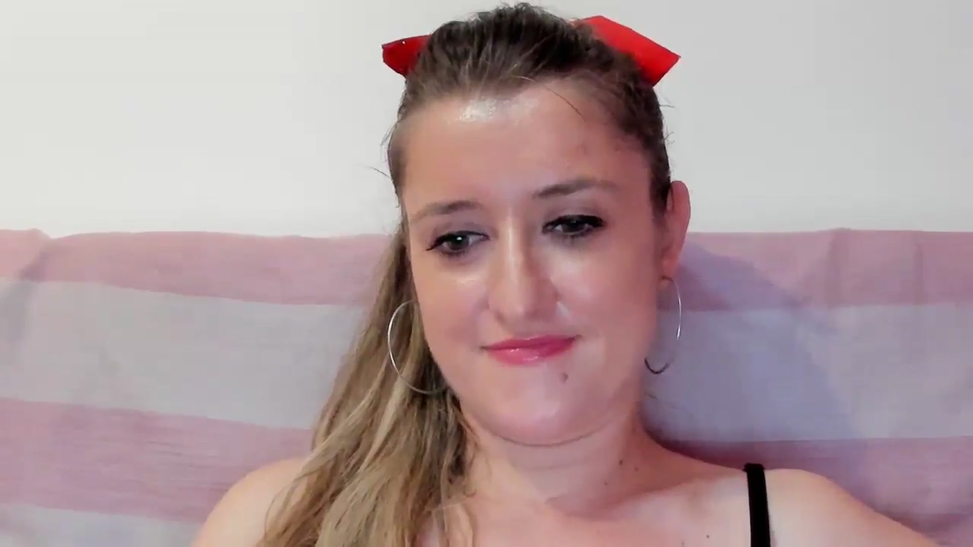 Gallery image thumbnail from BestDream's myfreecams stream on, 08/16/2024, 23:14 image 3 of 20