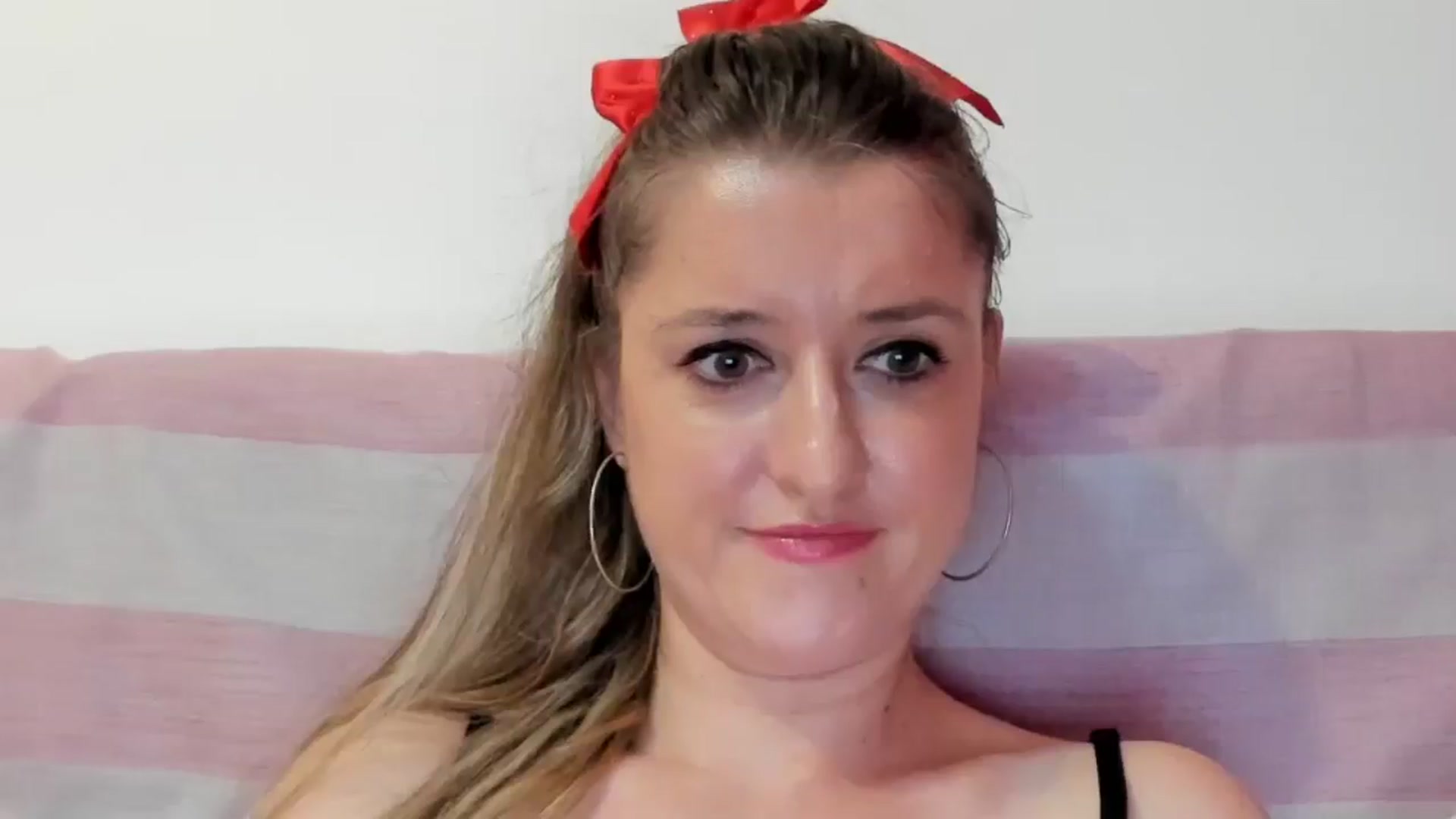 Gallery image thumbnail from BestDream's myfreecams stream on, 08/16/2024, 23:14 image 12 of 20