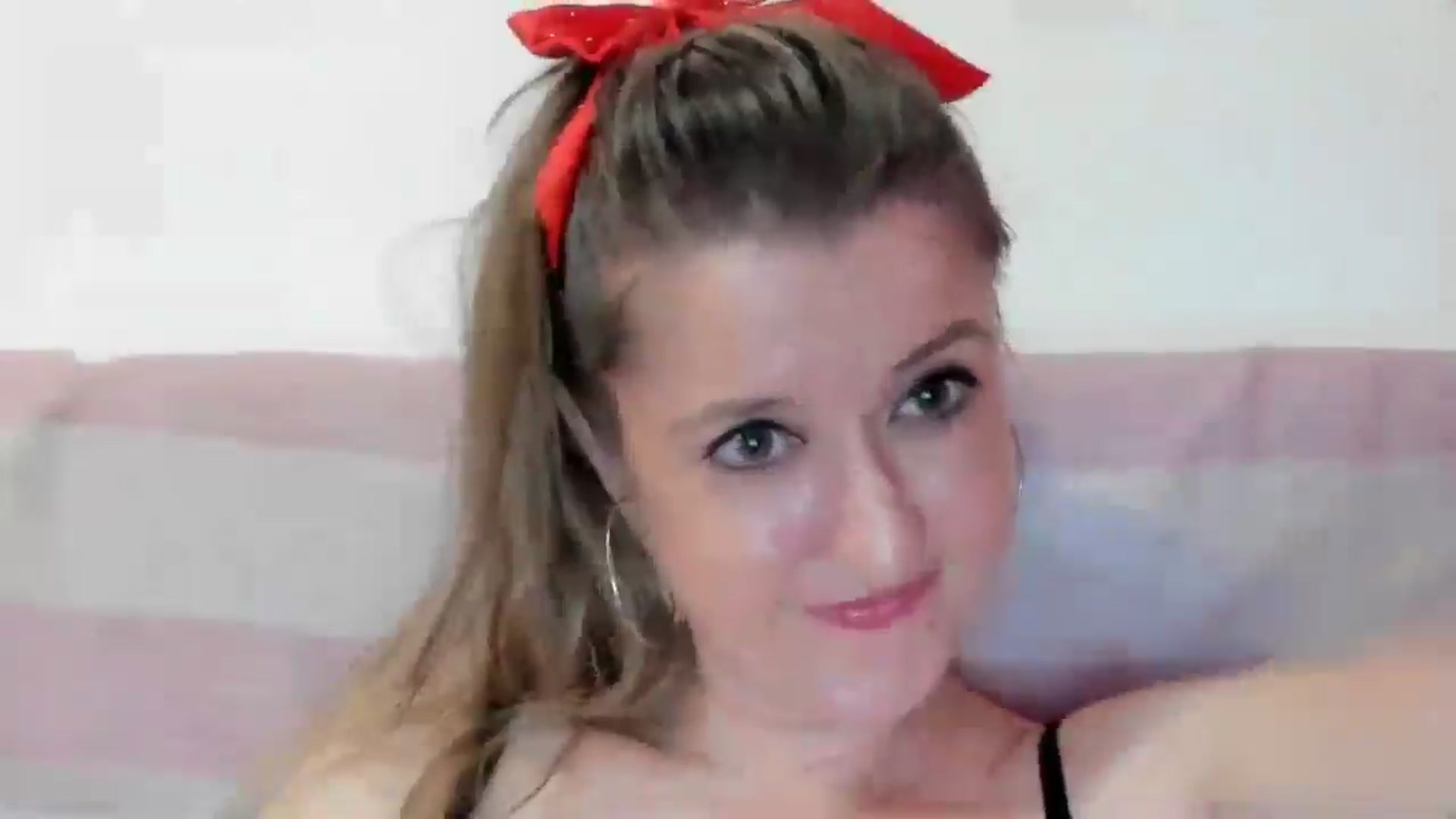 Gallery image thumbnail from BestDream's myfreecams stream on, 08/16/2024, 23:14 image 6 of 20