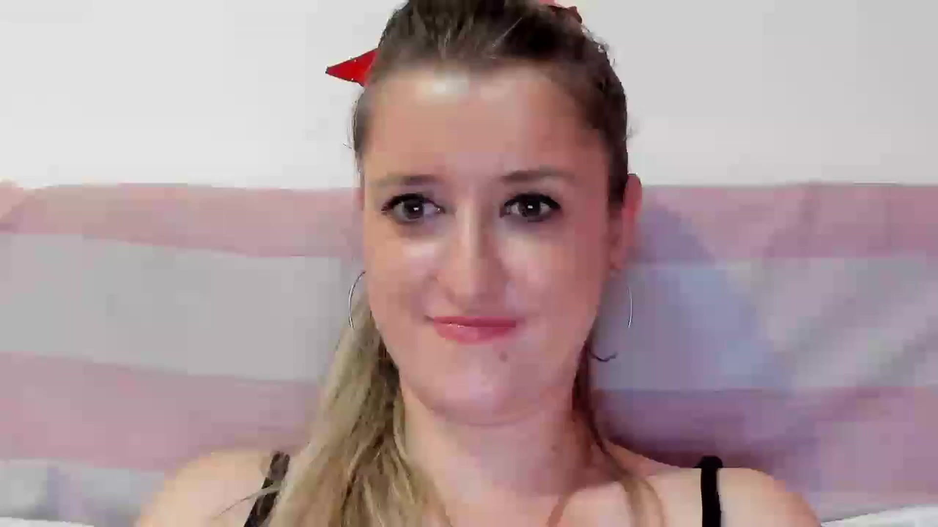 Gallery image thumbnail from BestDream's myfreecams stream on, 08/17/2024, 24:08 image 13 of 20