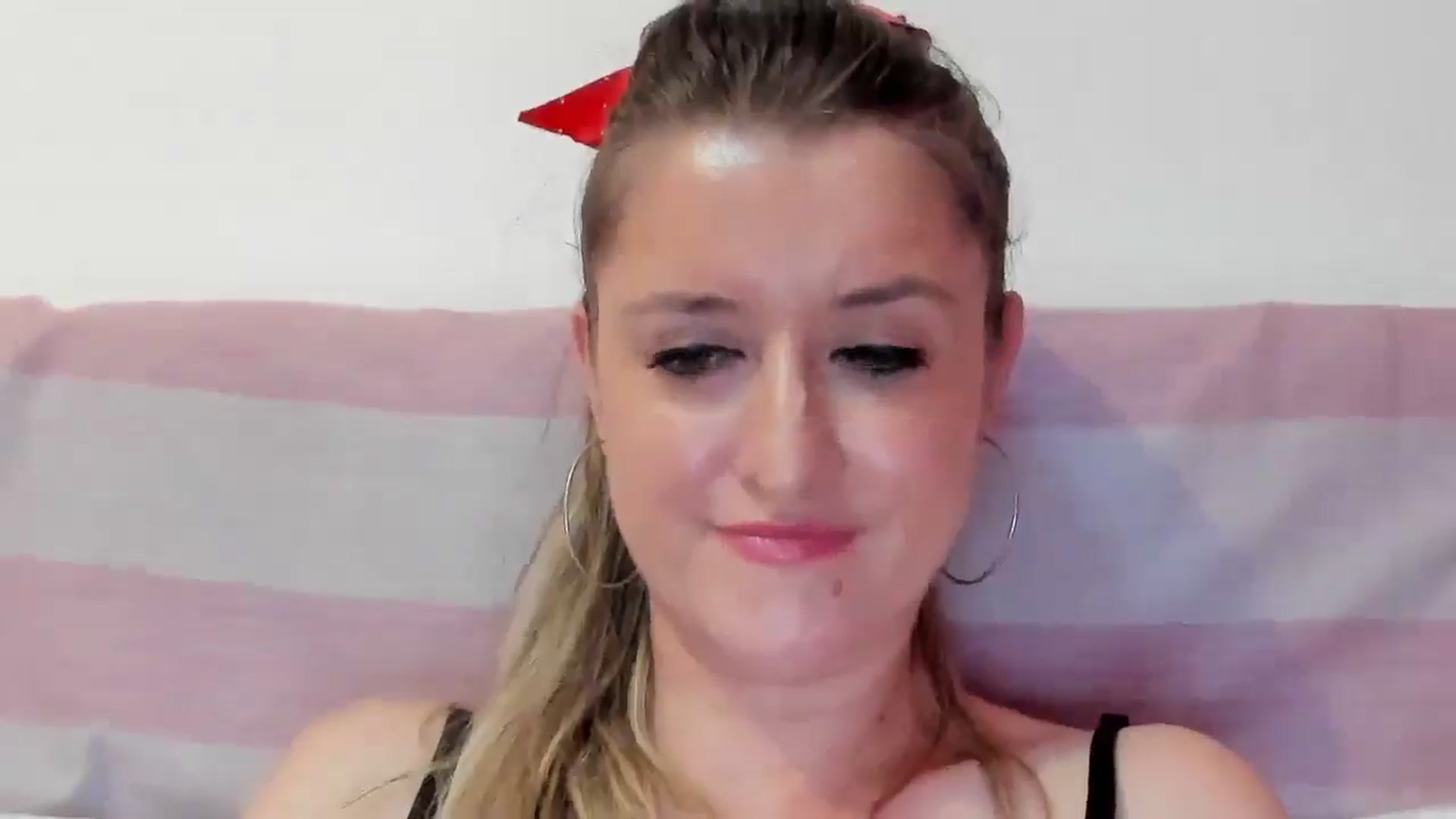 Gallery image thumbnail from BestDream's myfreecams stream on, 08/17/2024, 24:08 image 10 of 20