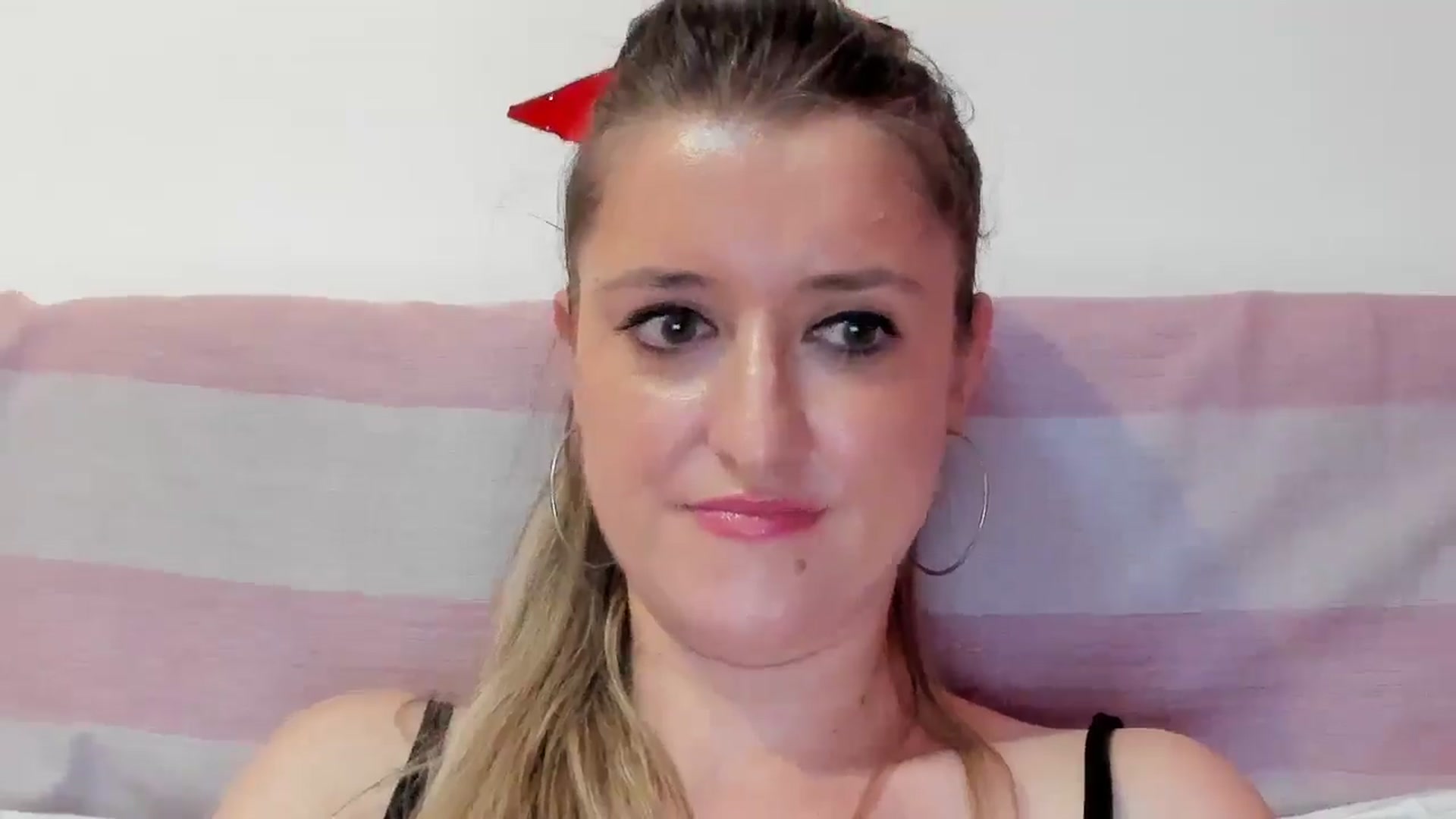 Gallery image thumbnail from BestDream's myfreecams stream on, 08/17/2024, 24:08 image 4 of 20