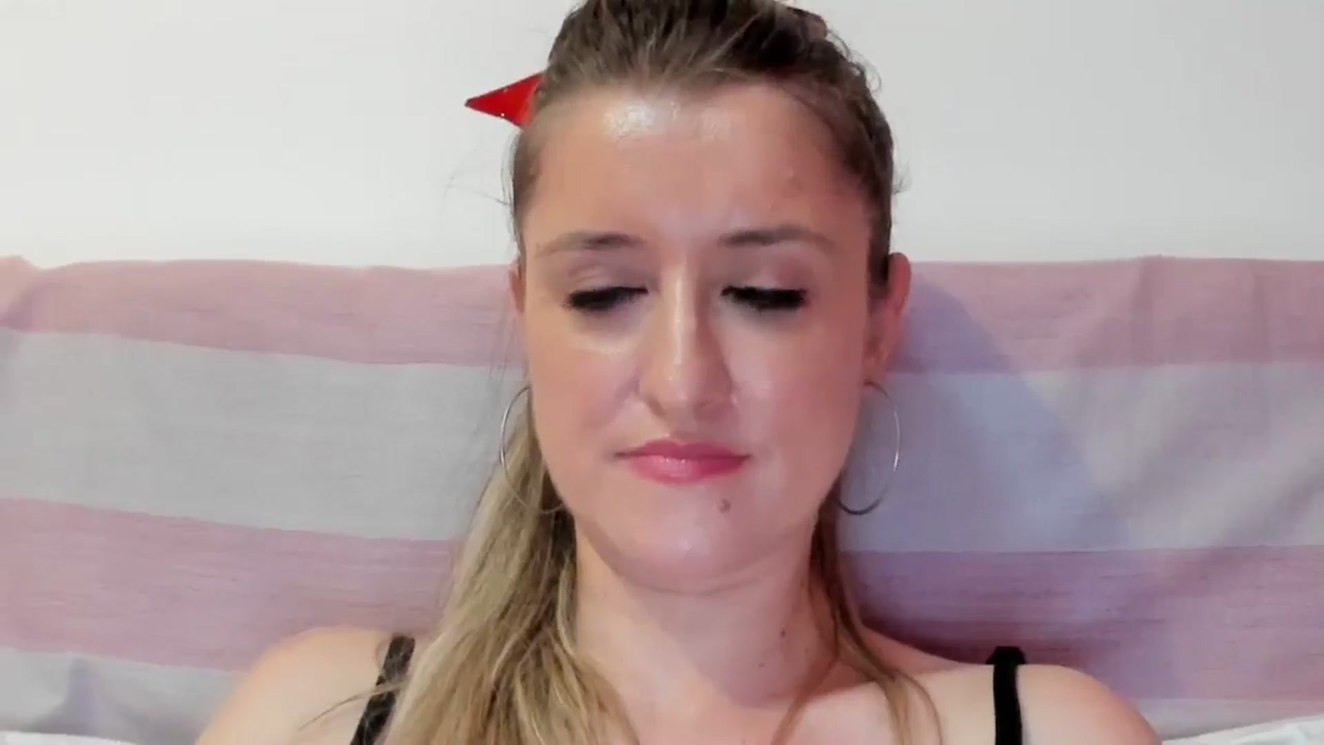 Gallery image thumbnail from BestDream's myfreecams stream on, 08/17/2024, 24:08 image 14 of 20